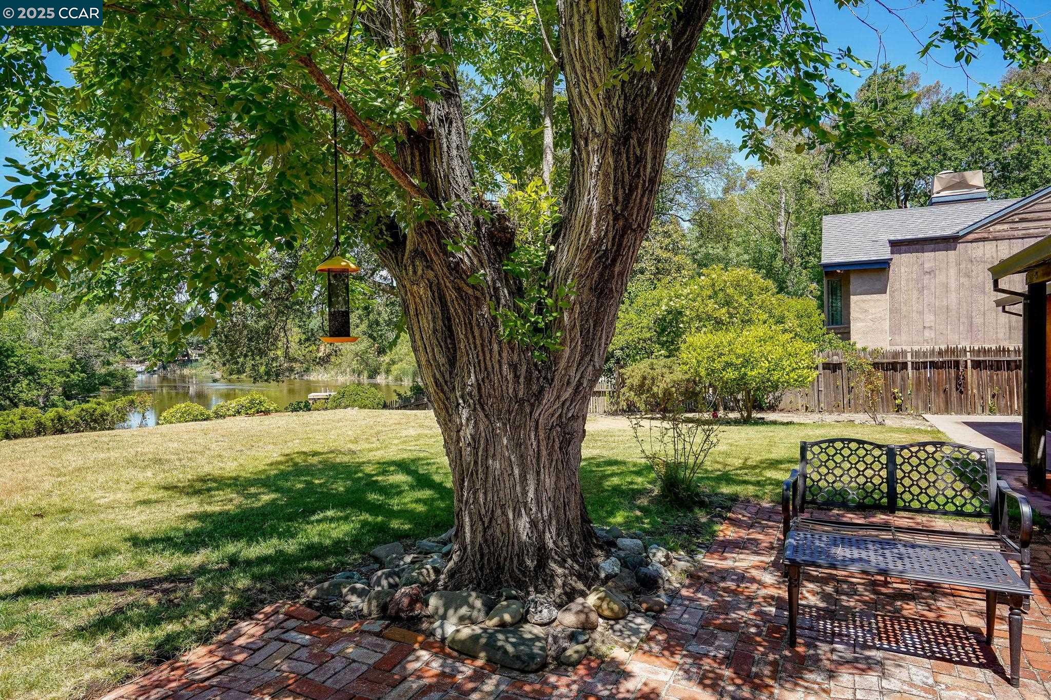 Detail Gallery Image 34 of 50 For 586 Lakewood Cir, Walnut Creek,  CA 94598 - 4 Beds | 2/1 Baths
