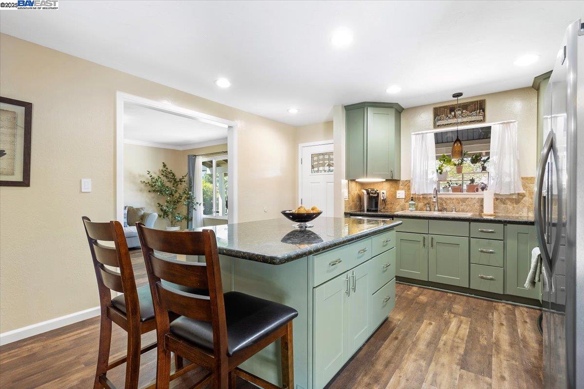 Detail Gallery Image 10 of 46 For 5894 Pontius Ct, San Jose,  CA 95123 - 3 Beds | 2 Baths