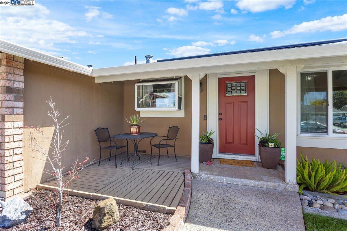 Detail Gallery Image 5 of 46 For 5894 Pontius Ct, San Jose,  CA 95123 - 3 Beds | 2 Baths