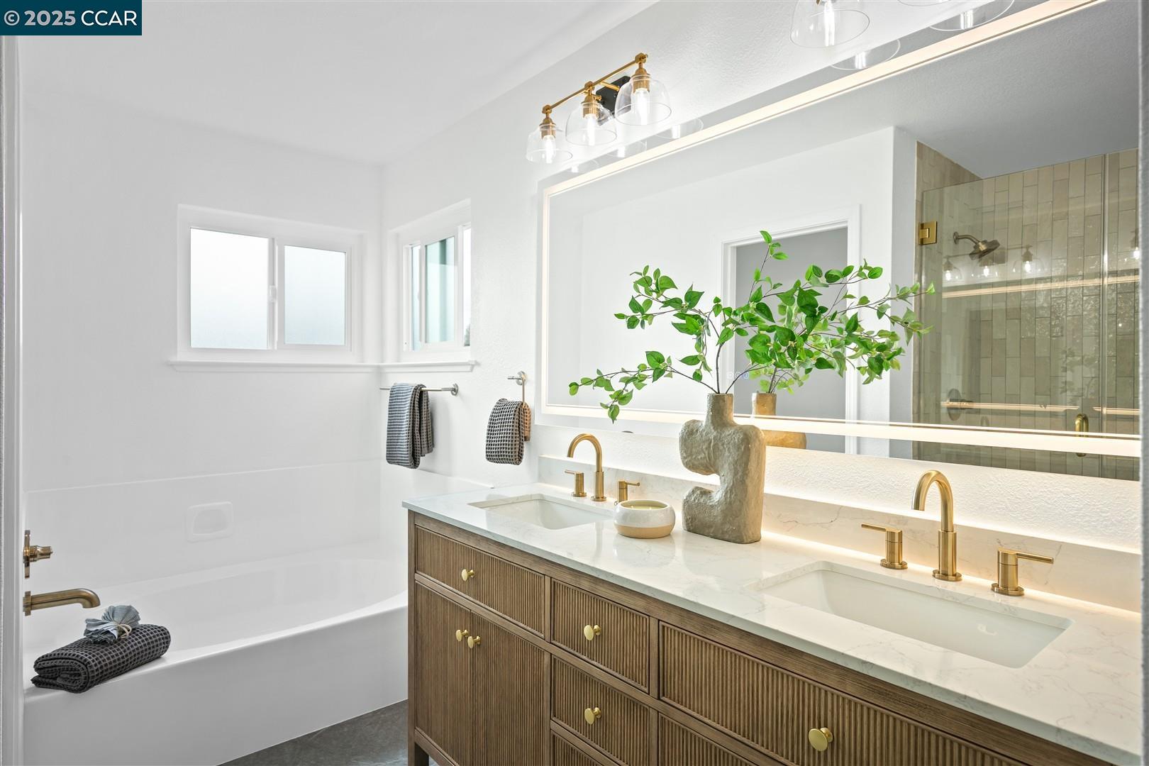 Detail Gallery Image 29 of 60 For 73 Sandpoint Dr, Richmond,  CA 94804 - 3 Beds | 3 Baths