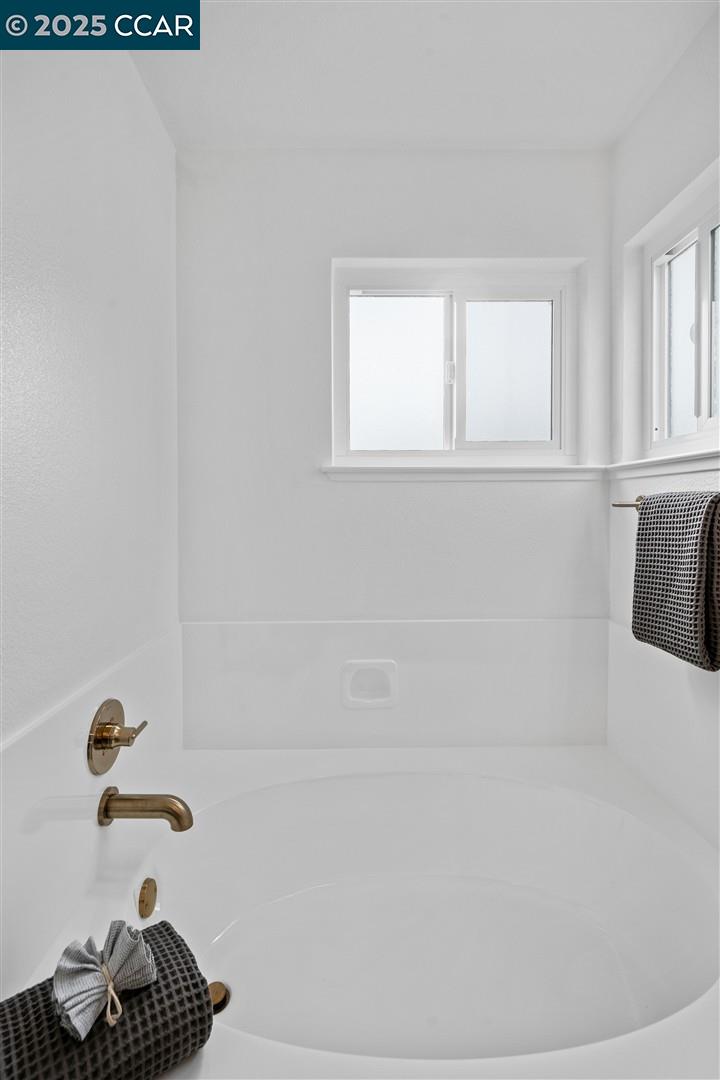 Detail Gallery Image 33 of 60 For 73 Sandpoint Dr, Richmond,  CA 94804 - 3 Beds | 3 Baths