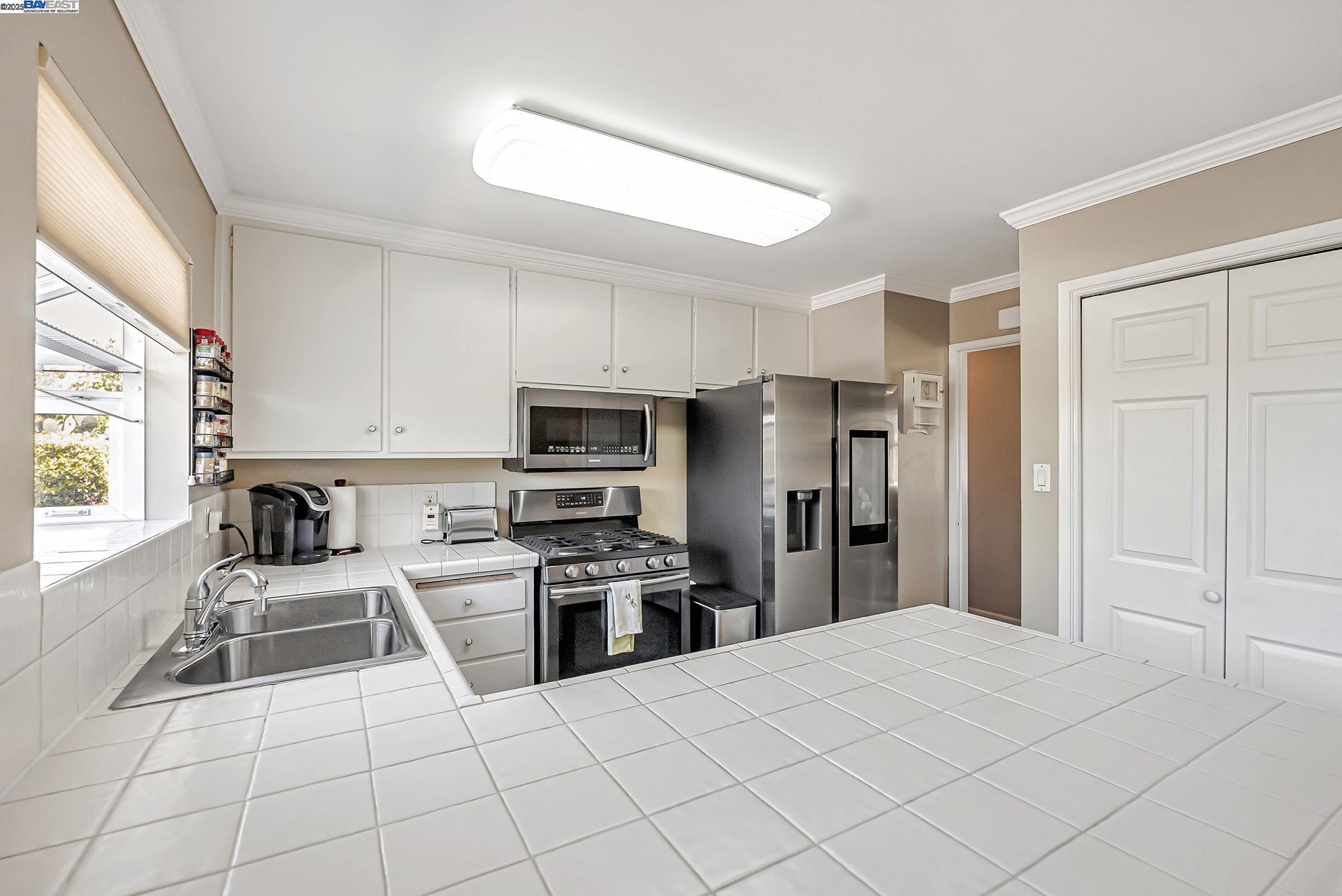 Detail Gallery Image 17 of 34 For 2683 Cryer St, Hayward,  CA 94545 - 3 Beds | 2 Baths