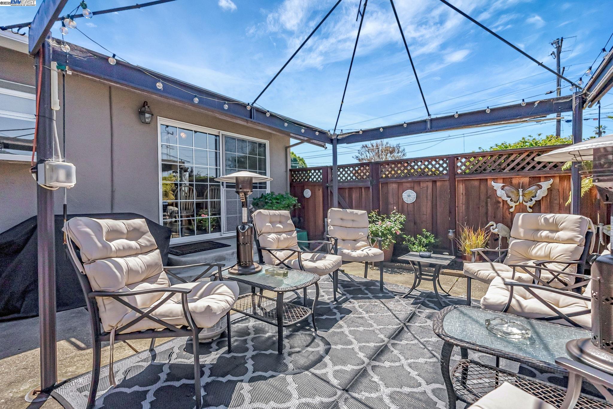 Detail Gallery Image 7 of 34 For 2683 Cryer St, Hayward,  CA 94545 - 3 Beds | 2 Baths