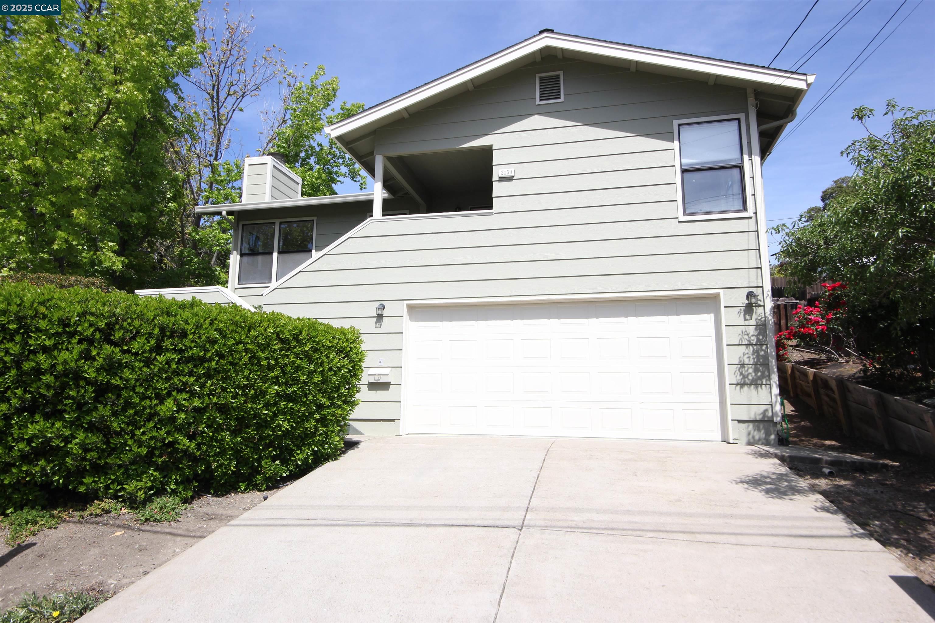 Detail Gallery Image 1 of 1 For 2160 Orange St, Martinez,  CA 94553 - 4 Beds | 4 Baths