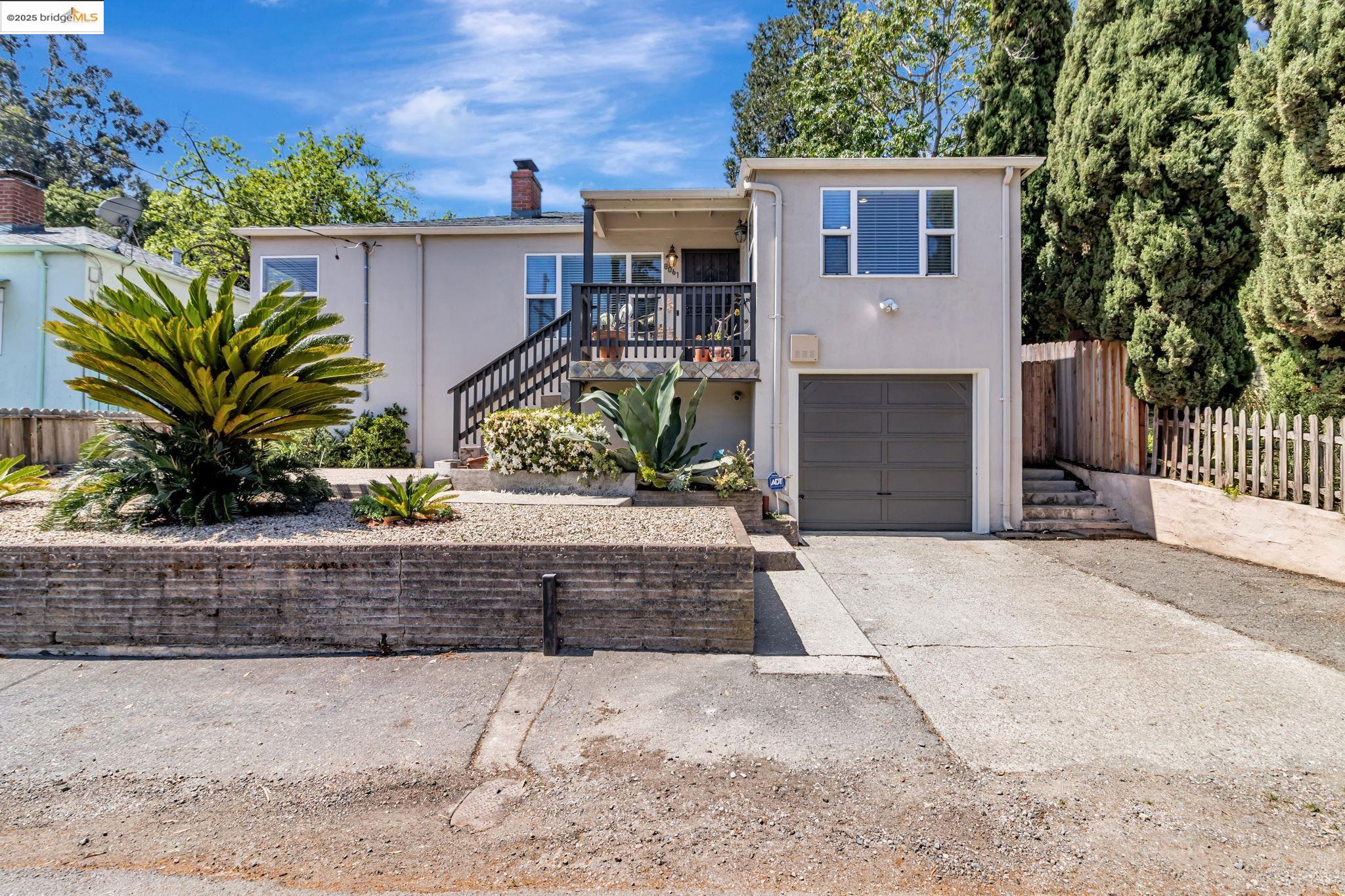 Detail Gallery Image 1 of 1 For 8061 Greenly Dr, Oakland,  CA 94605 - 3 Beds | 2 Baths