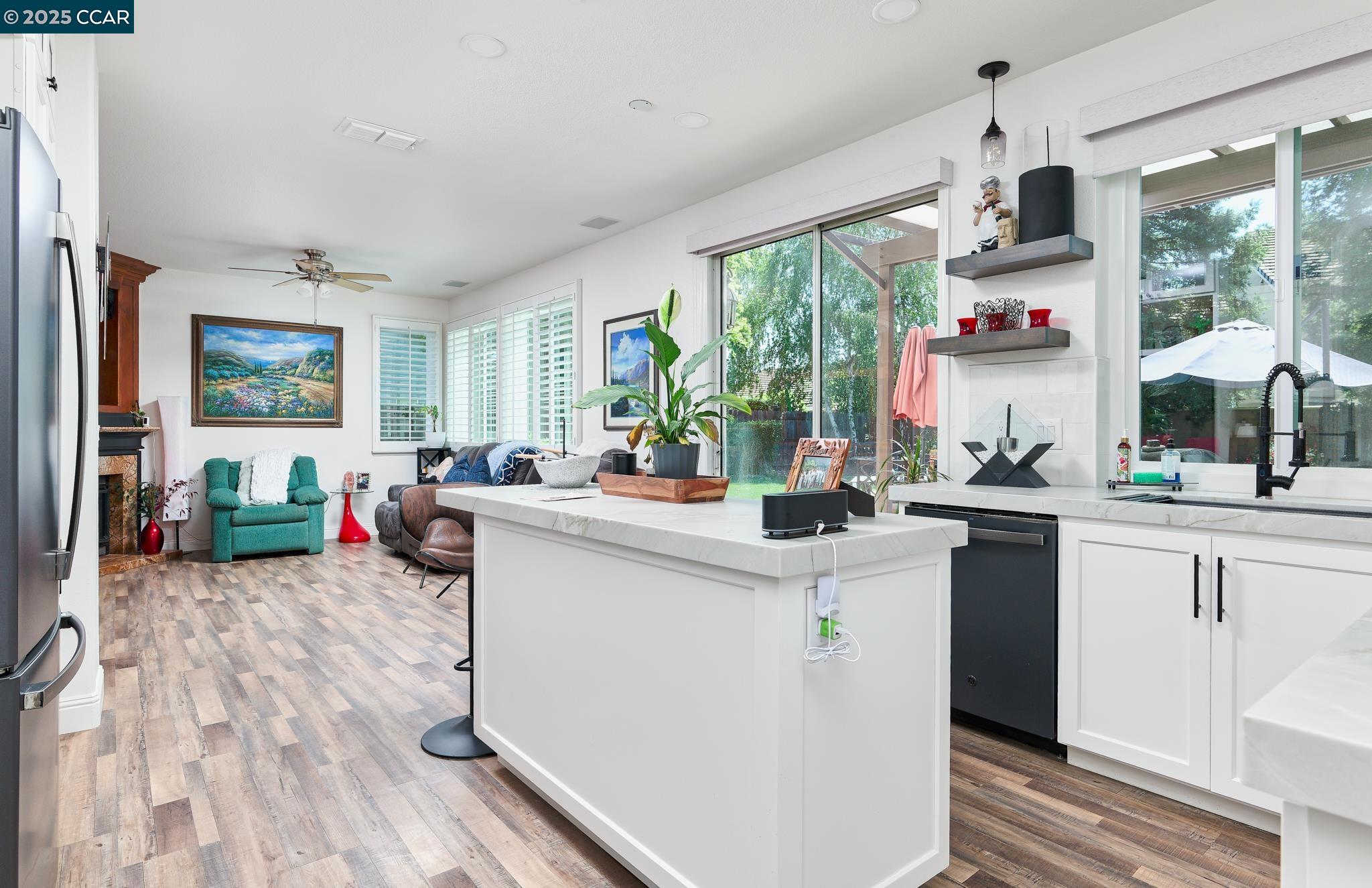 Detail Gallery Image 6 of 37 For 322 W Boesch Dr, Ripon,  CA 95366 - 3 Beds | 2/1 Baths