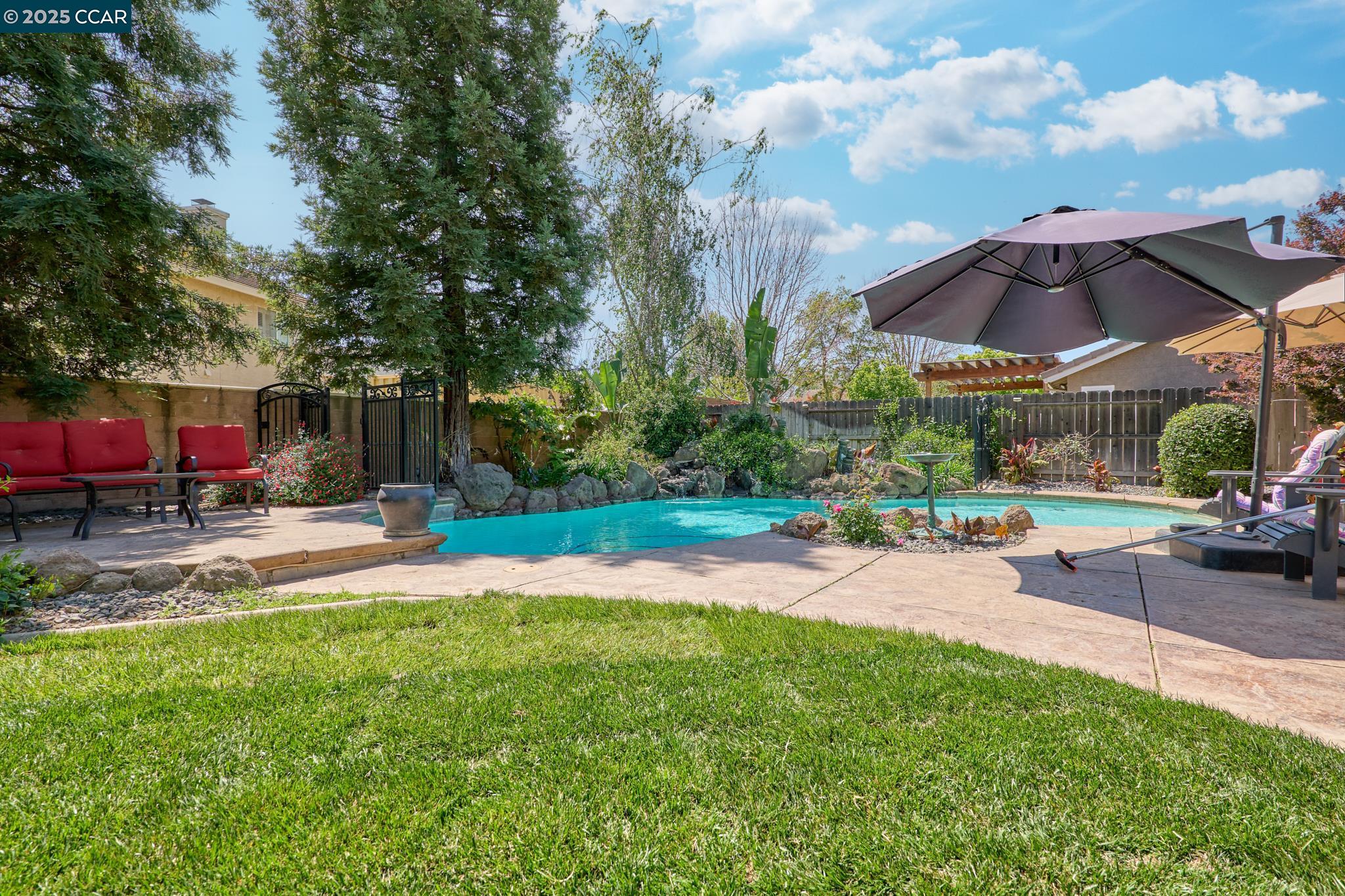 Detail Gallery Image 10 of 37 For 322 W Boesch Dr, Ripon,  CA 95366 - 3 Beds | 2/1 Baths