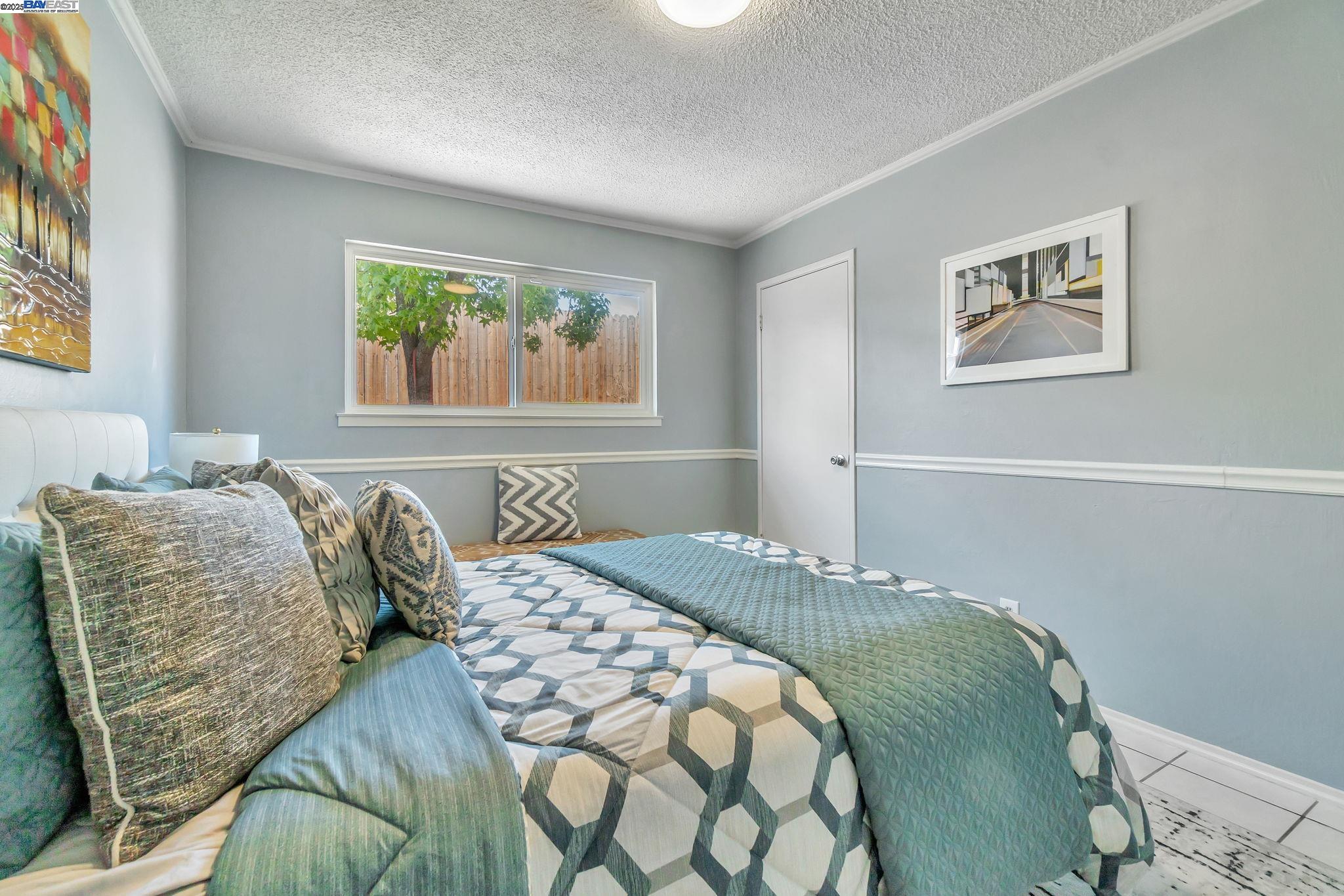 Detail Gallery Image 18 of 37 For 6013 Green Glen Way, Sacramento,  CA 95842 - 3 Beds | 2 Baths