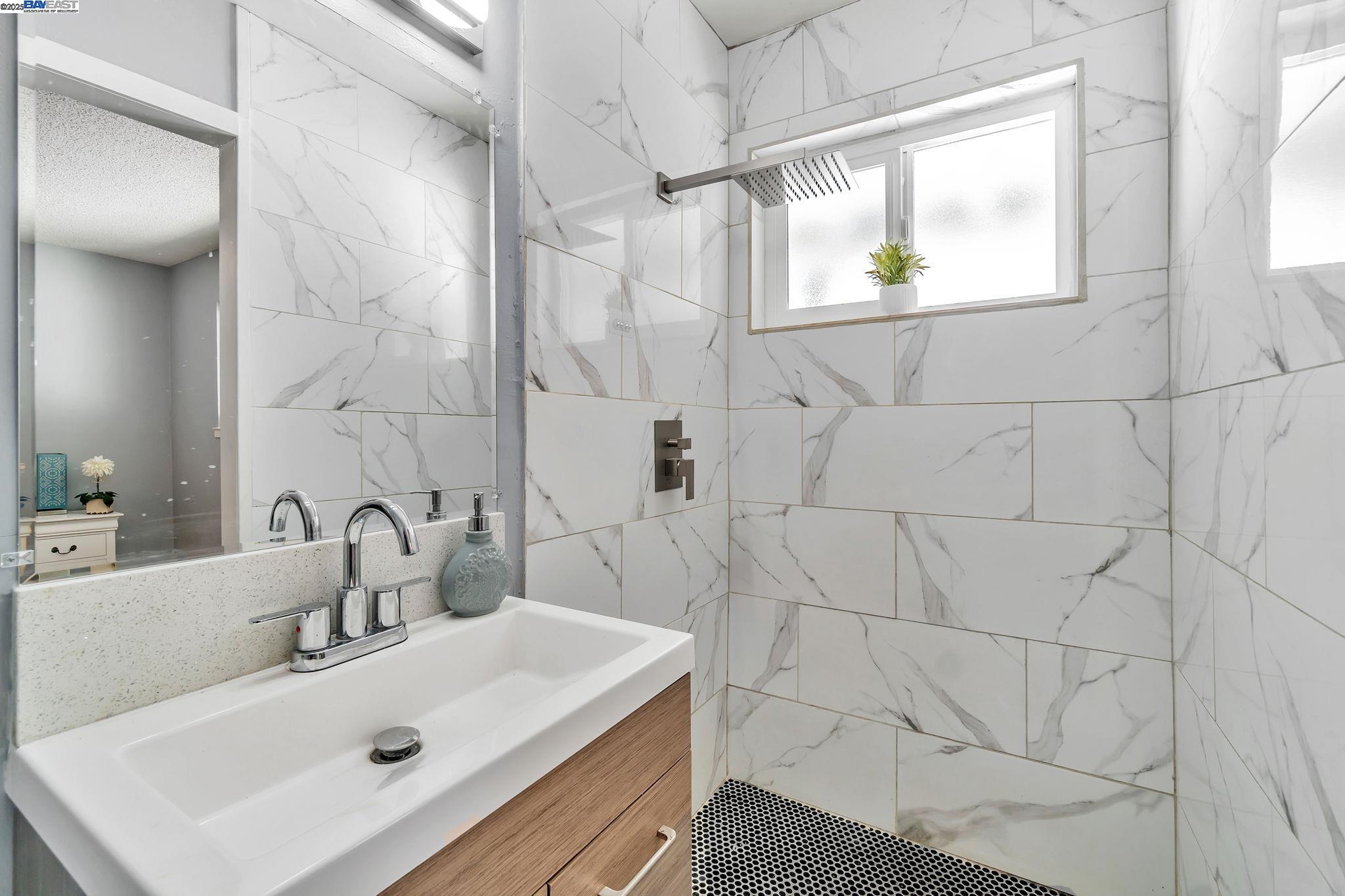 Detail Gallery Image 22 of 37 For 6013 Green Glen Way, Sacramento,  CA 95842 - 3 Beds | 2 Baths