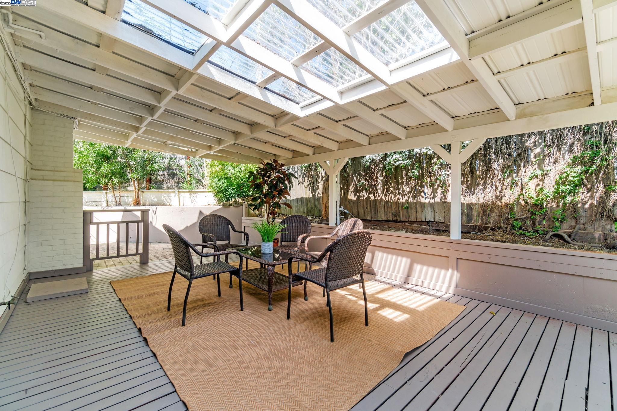 Detail Gallery Image 25 of 37 For 6013 Green Glen Way, Sacramento,  CA 95842 - 3 Beds | 2 Baths