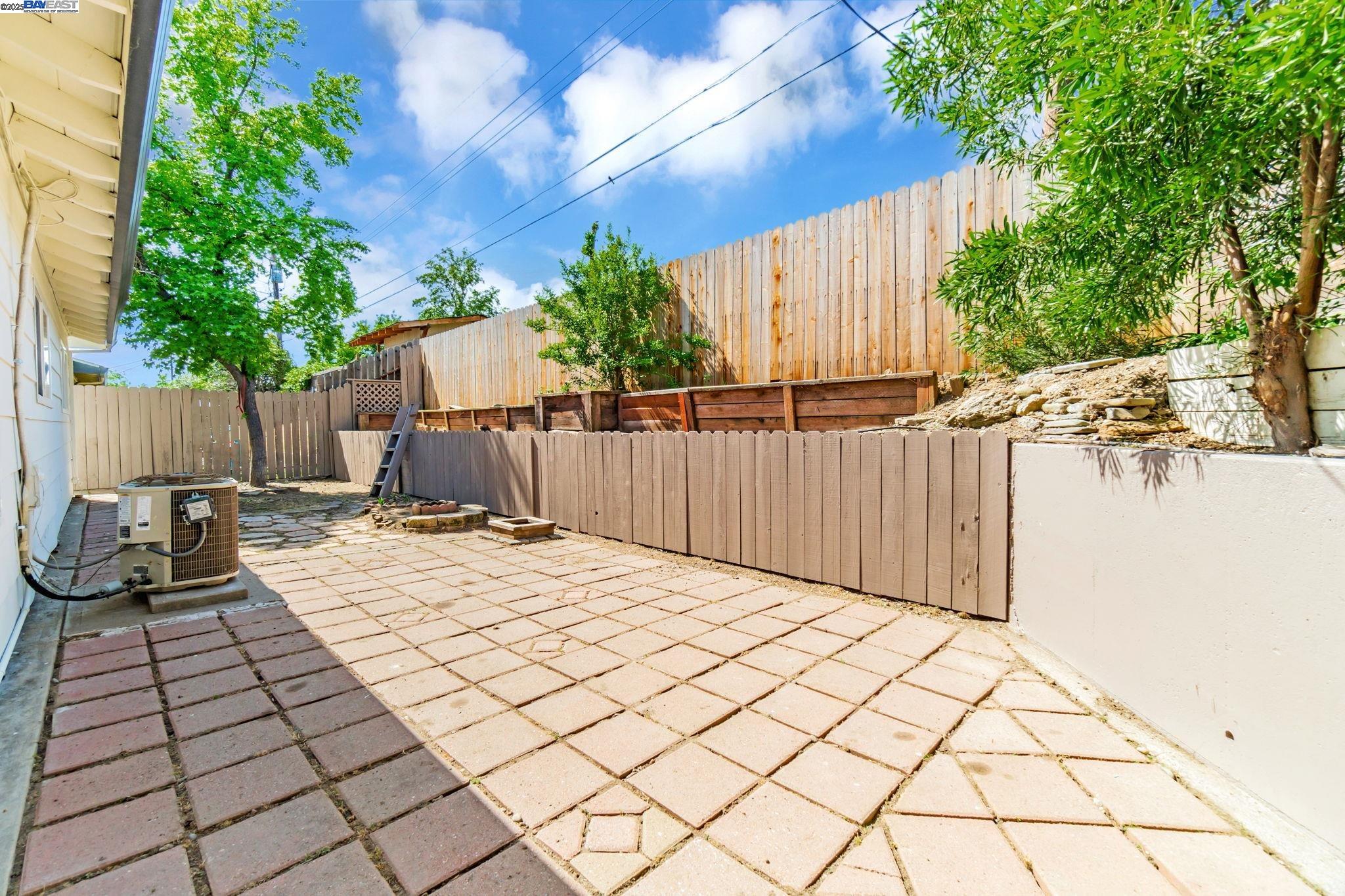 Detail Gallery Image 29 of 37 For 6013 Green Glen Way, Sacramento,  CA 95842 - 3 Beds | 2 Baths