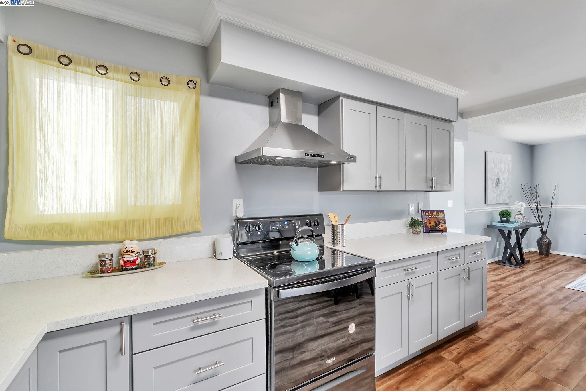 Detail Gallery Image 8 of 37 For 6013 Green Glen Way, Sacramento,  CA 95842 - 3 Beds | 2 Baths