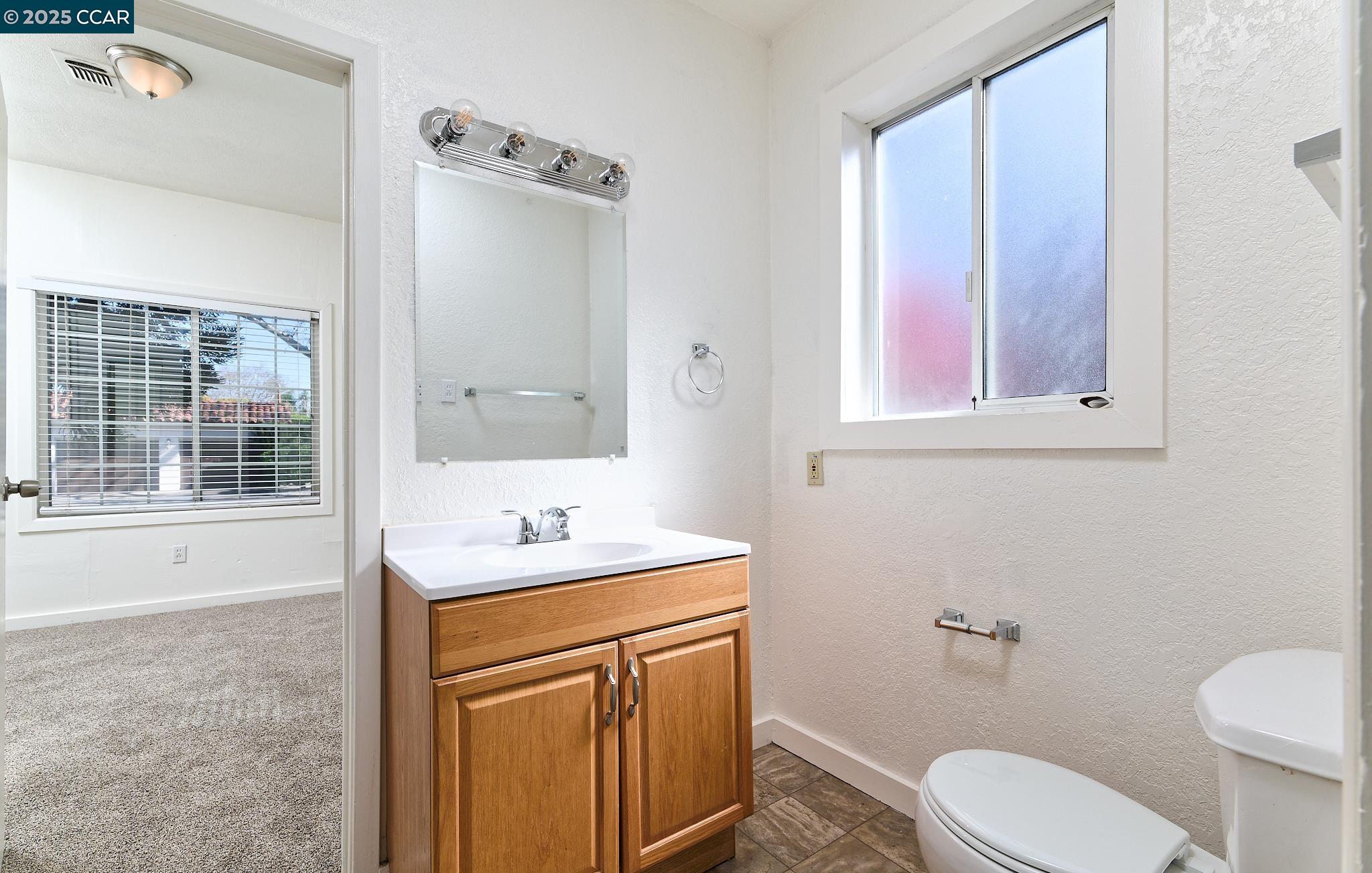 Detail Gallery Image 6 of 24 For 104 Irene Ave, Roseville,  CA 95678 - 4 Beds | 1/1 Baths
