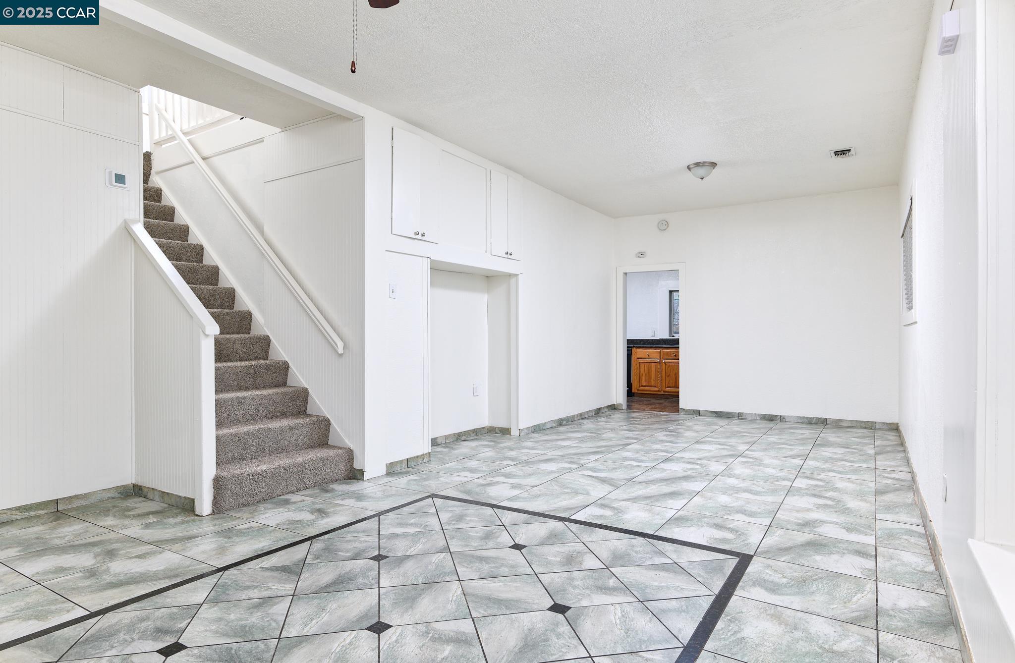 Detail Gallery Image 10 of 24 For 104 Irene Ave, Roseville,  CA 95678 - 4 Beds | 1/1 Baths