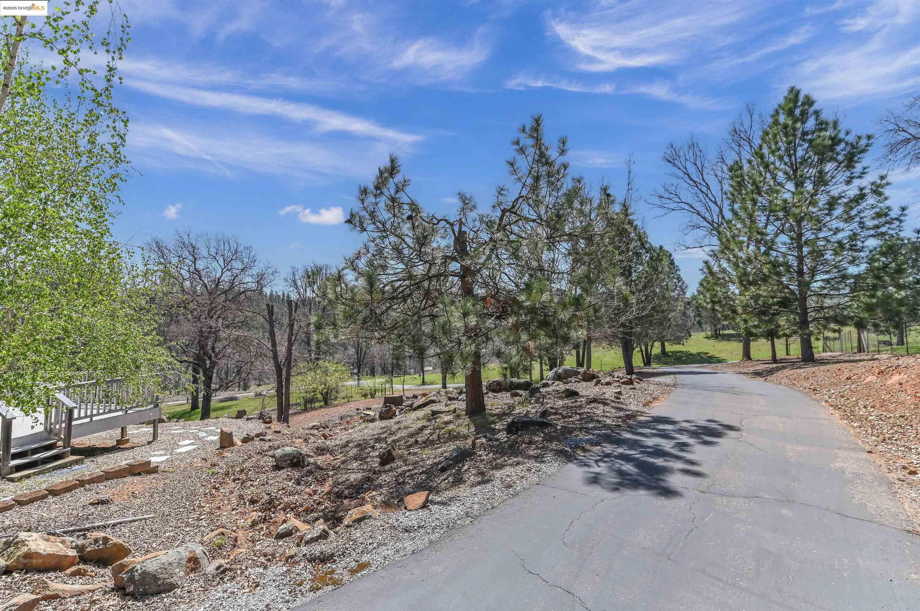 Detail Gallery Image 12 of 60 For 5409 Stagecoach Hill Rd, Mountain Ranch,  CA 95246 - 3 Beds | 2/1 Baths