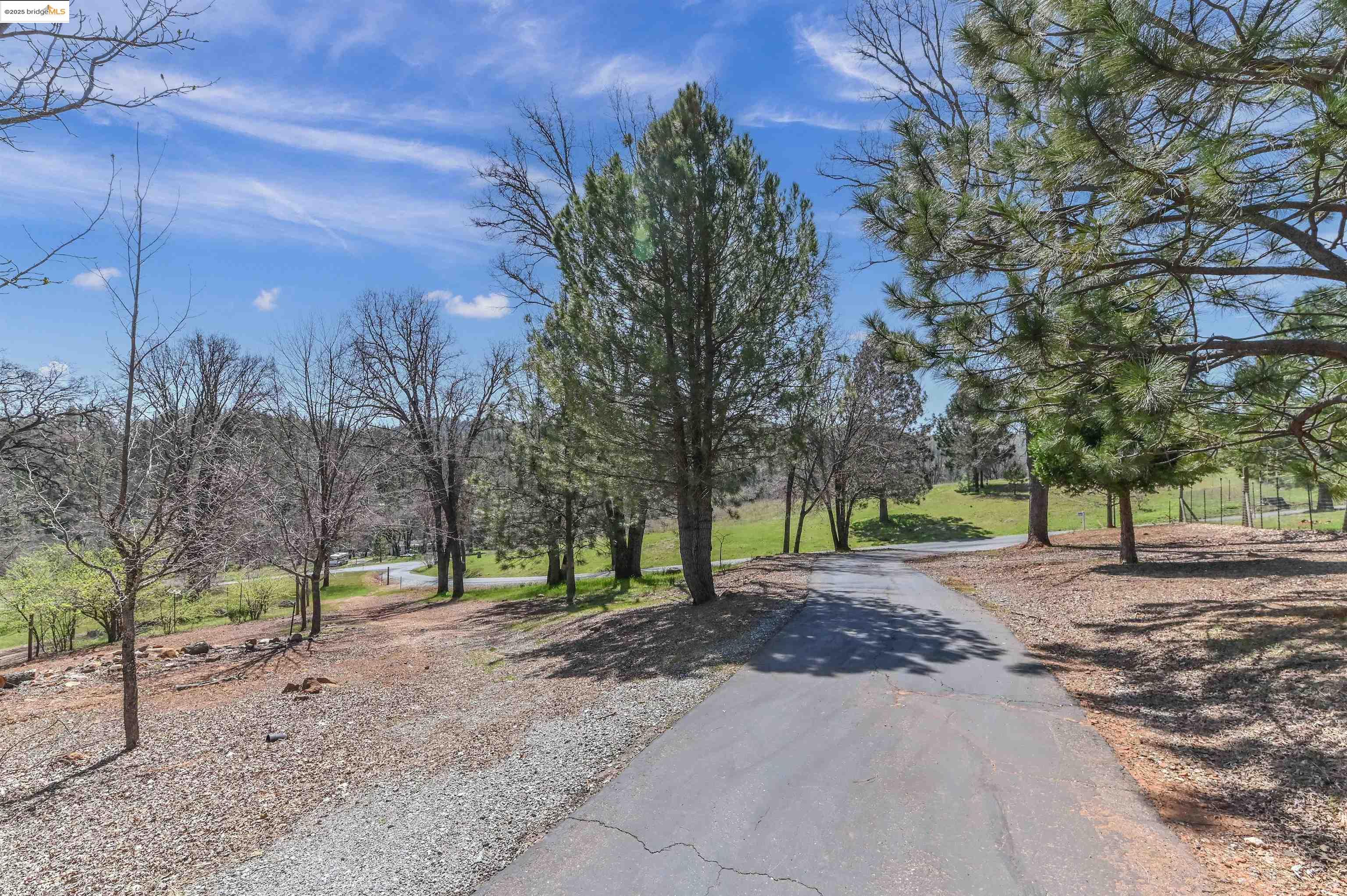 Detail Gallery Image 13 of 60 For 5409 Stagecoach Hill Rd, Mountain Ranch,  CA 95246 - 3 Beds | 2/1 Baths