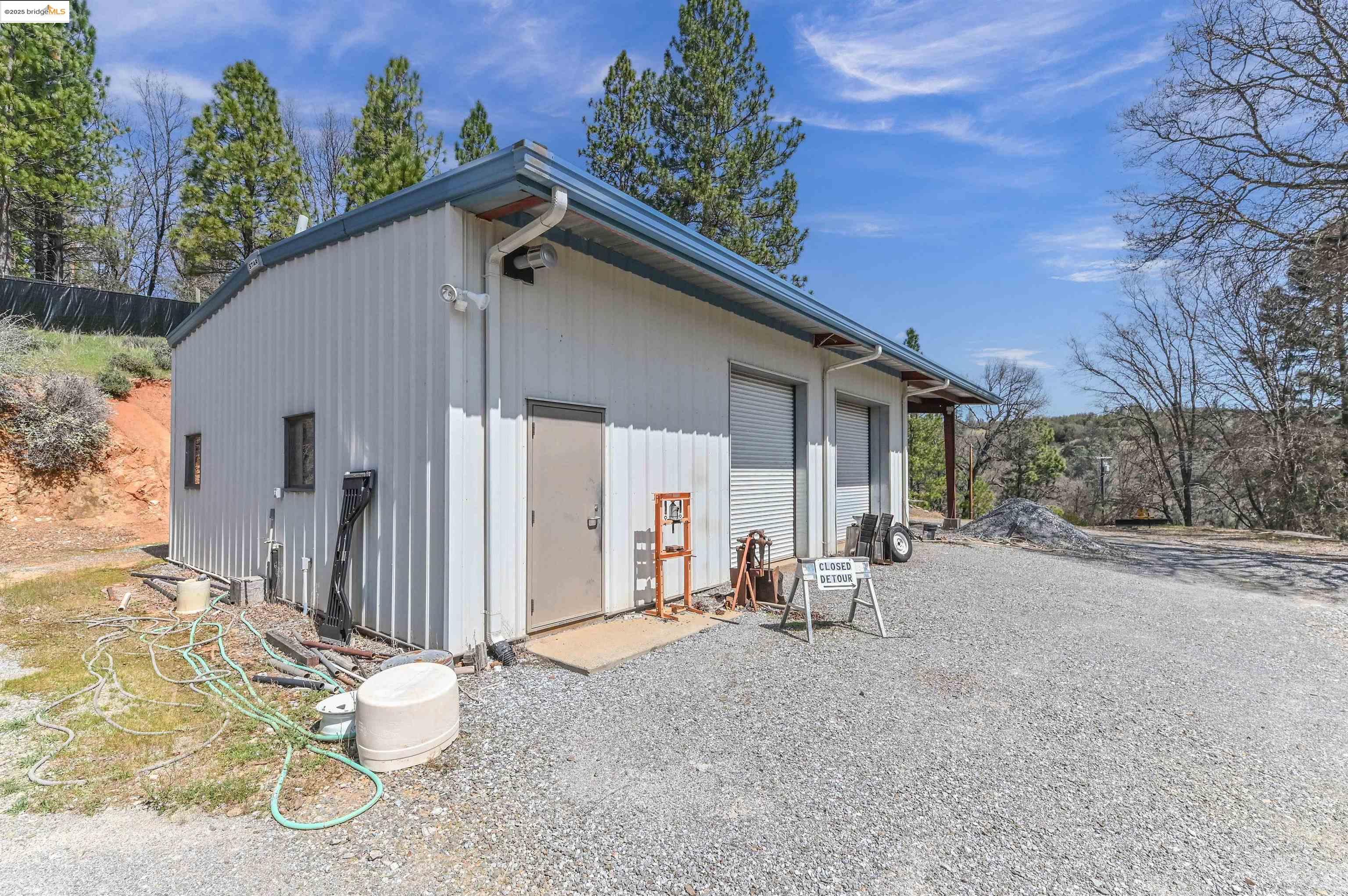 Detail Gallery Image 19 of 60 For 5409 Stagecoach Hill Rd, Mountain Ranch,  CA 95246 - 3 Beds | 2/1 Baths