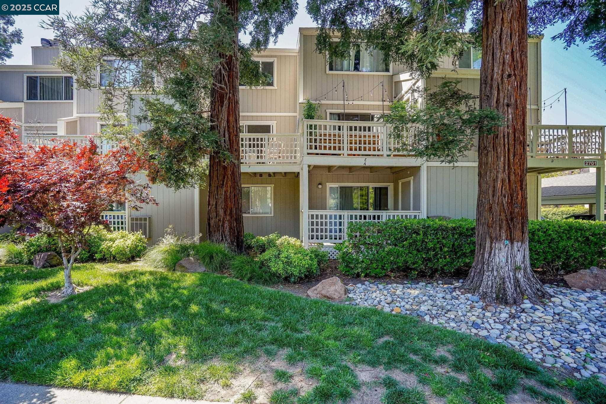 More Details about MLS # 41094471 : 2701 OAK RD # F
