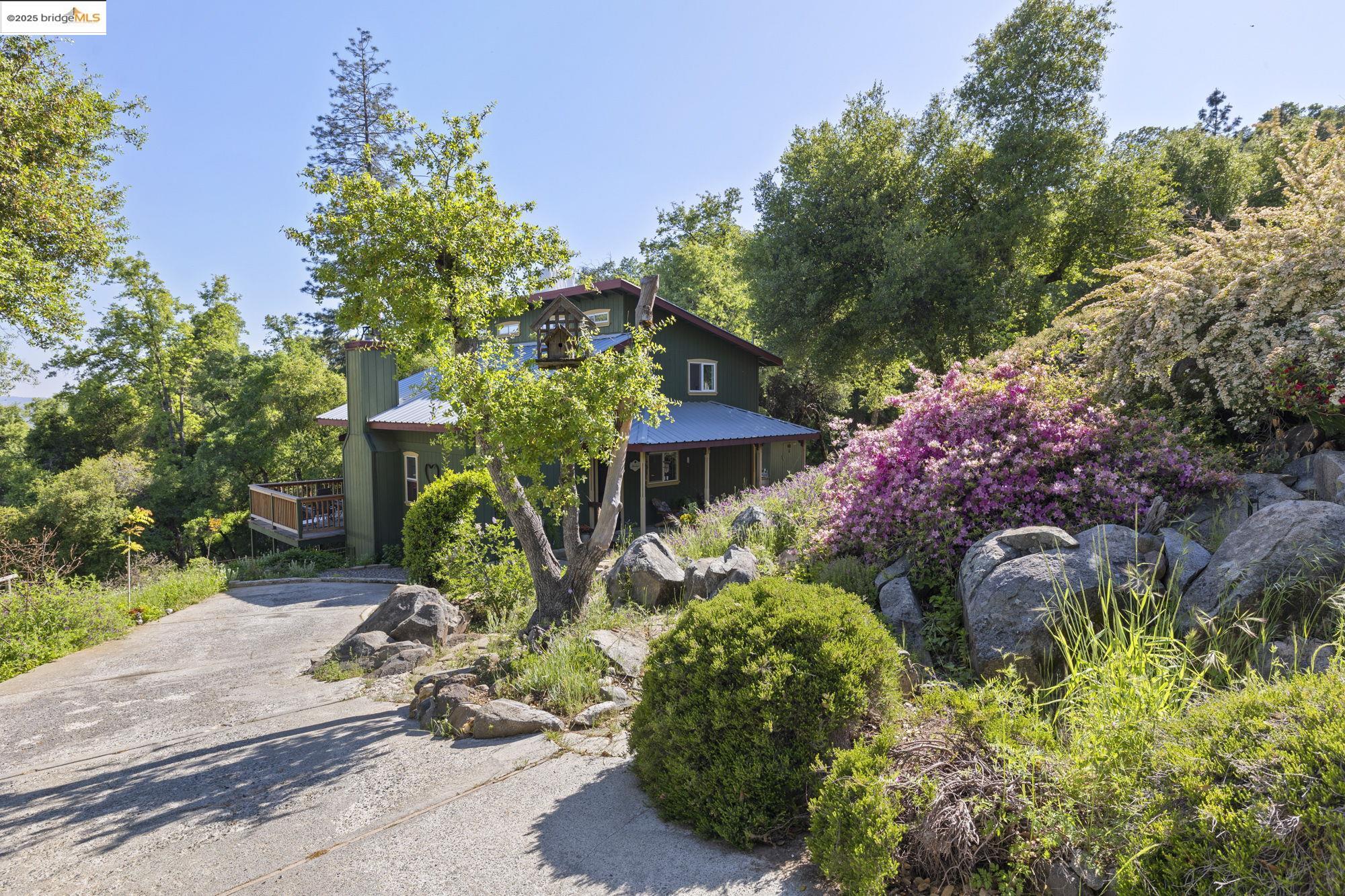 Detail Gallery Image 2 of 51 For 20585 Eden Lane, Tuolumne,  CA 95379 - 3 Beds | 2 Baths