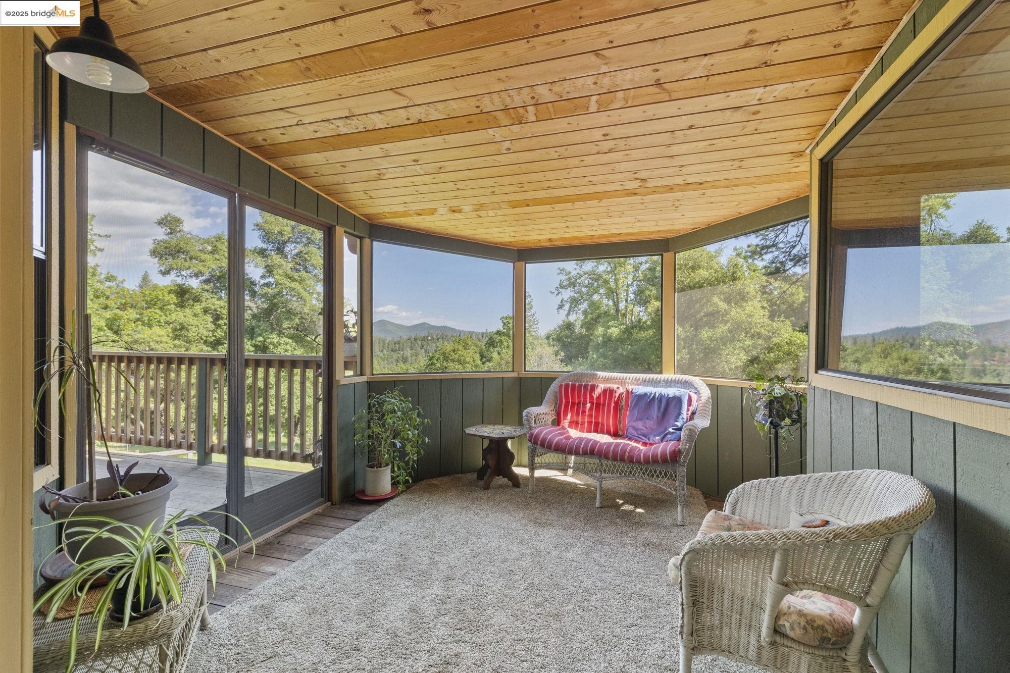 Detail Gallery Image 4 of 51 For 20585 Eden Lane, Tuolumne,  CA 95379 - 3 Beds | 2 Baths