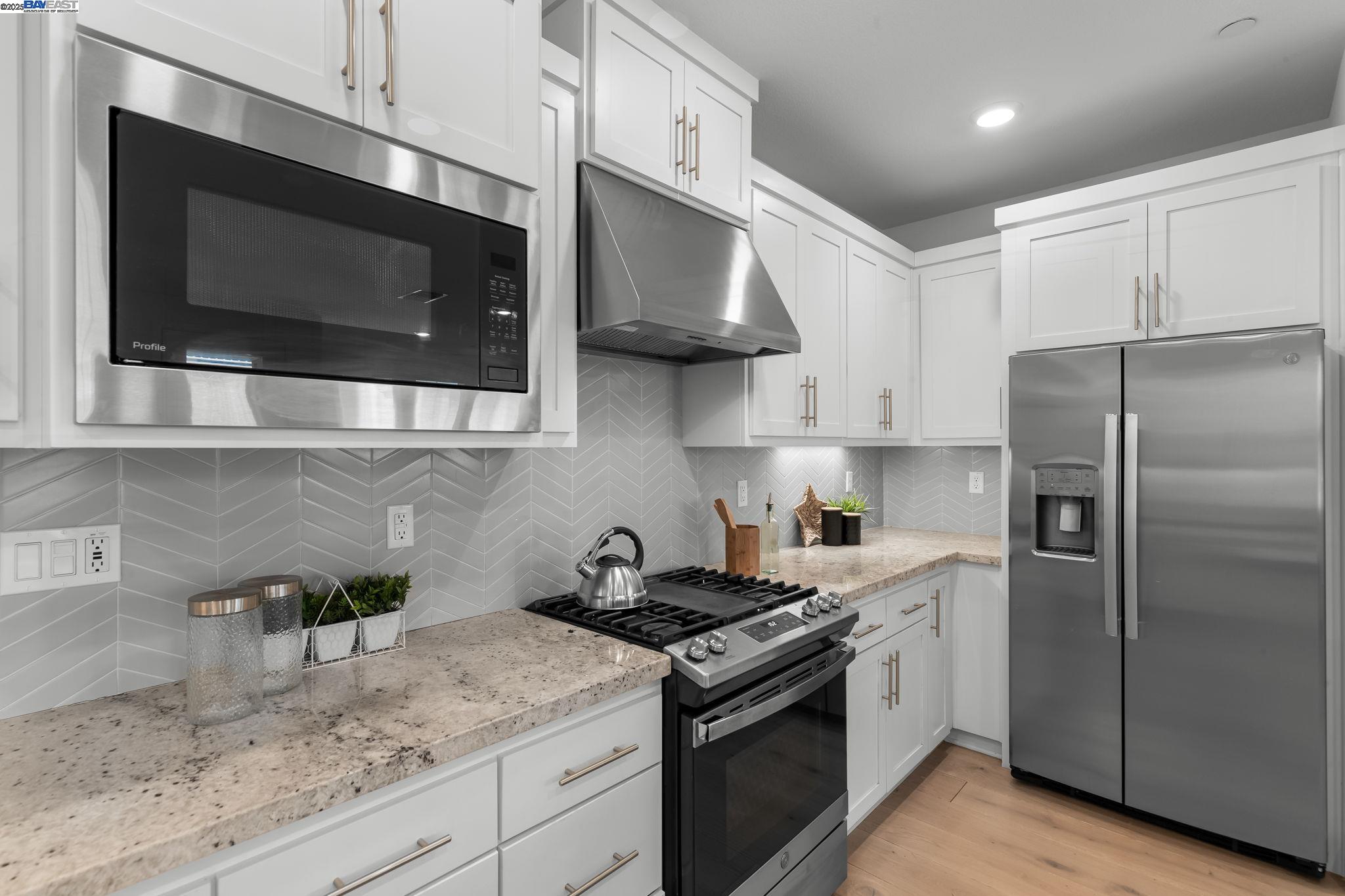 Detail Gallery Image 12 of 52 For 37450 Watersail Way, Newark,  CA 94560 - 5 Beds | 4/1 Baths