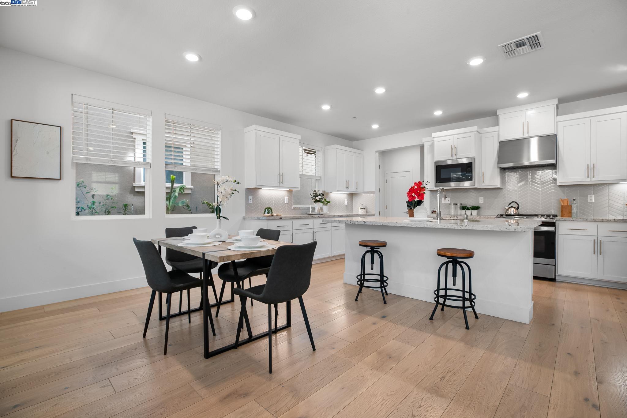 Detail Gallery Image 17 of 52 For 37450 Watersail Way, Newark,  CA 94560 - 5 Beds | 4/1 Baths