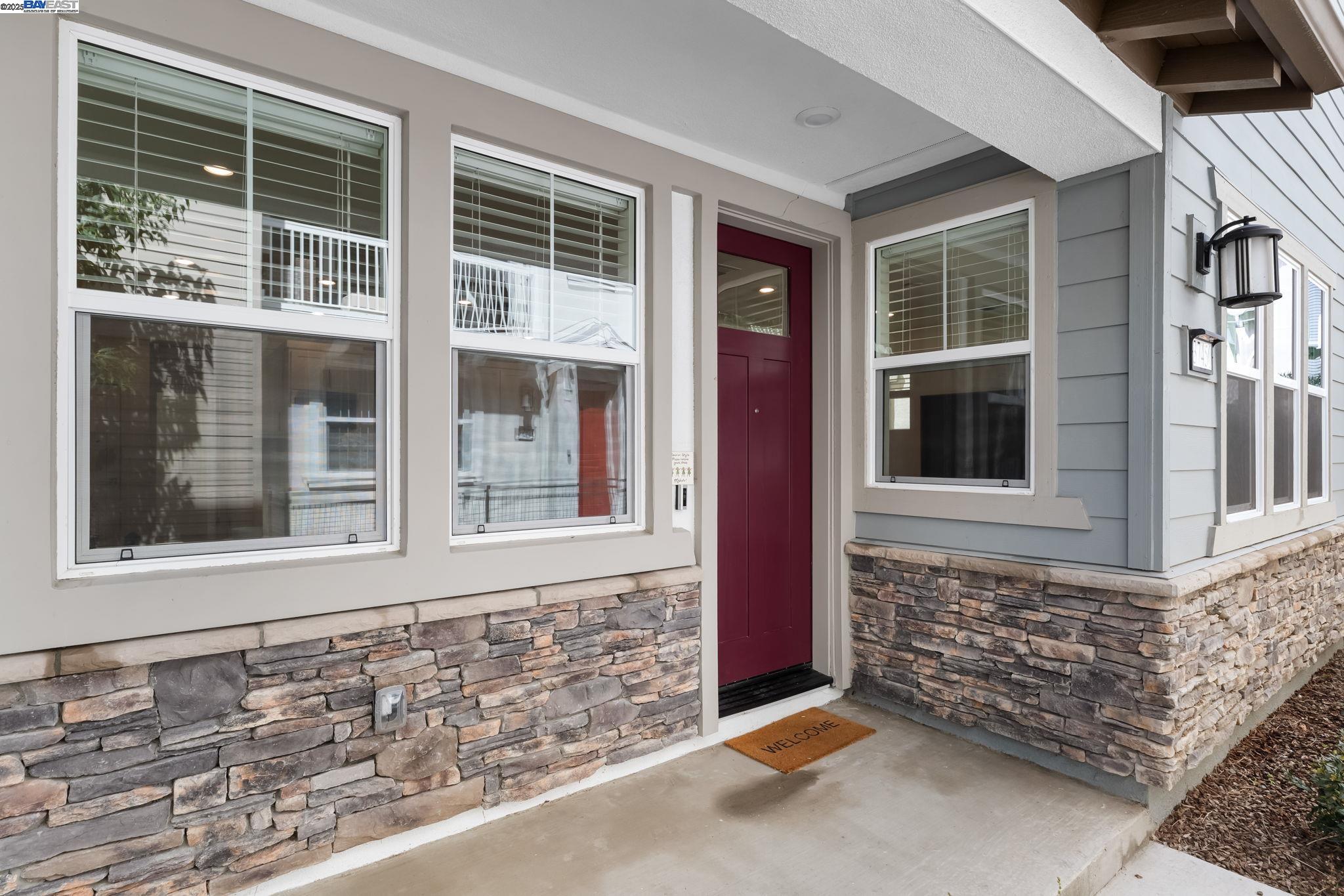 Detail Gallery Image 2 of 52 For 37450 Watersail Way, Newark,  CA 94560 - 5 Beds | 4/1 Baths