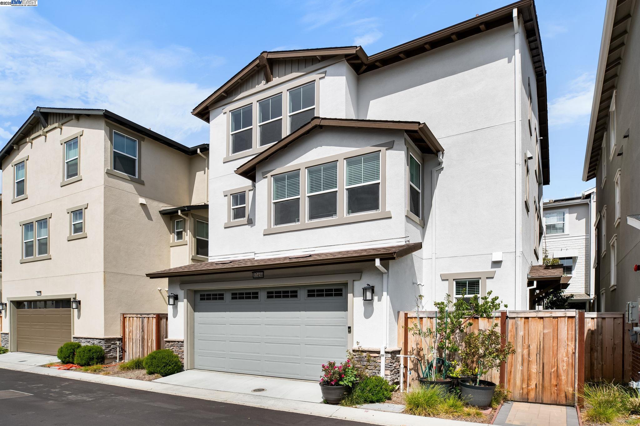 Detail Gallery Image 3 of 52 For 37450 Watersail Way, Newark,  CA 94560 - 5 Beds | 4/1 Baths
