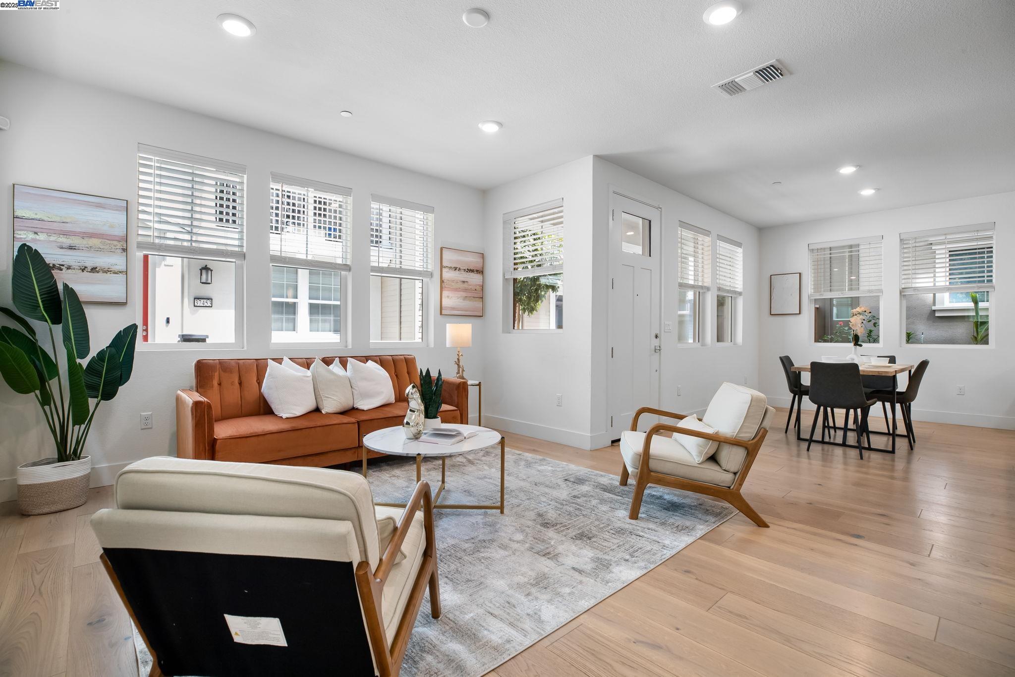 Detail Gallery Image 4 of 52 For 37450 Watersail Way, Newark,  CA 94560 - 5 Beds | 4/1 Baths