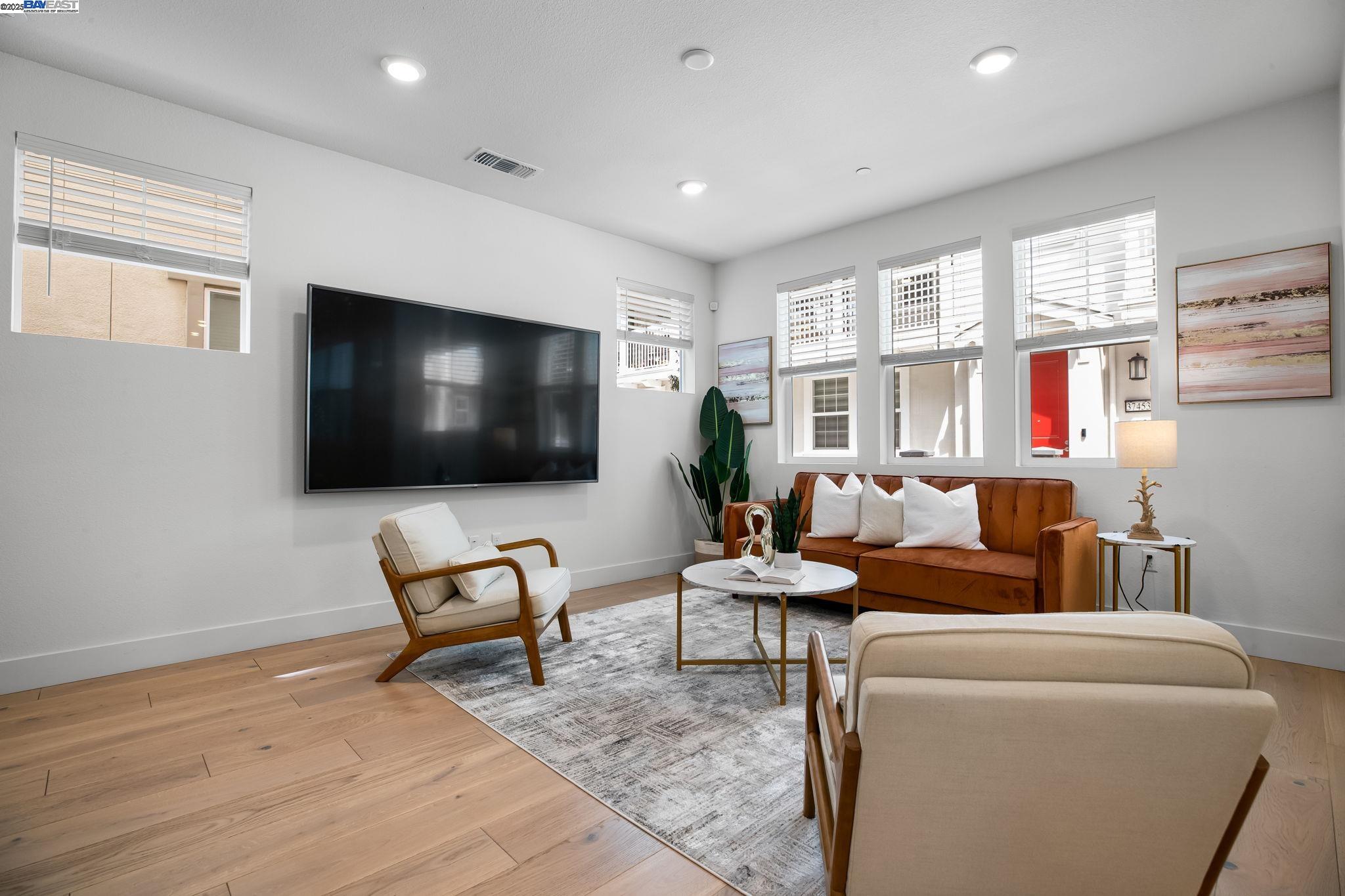 Detail Gallery Image 7 of 52 For 37450 Watersail Way, Newark,  CA 94560 - 5 Beds | 4/1 Baths