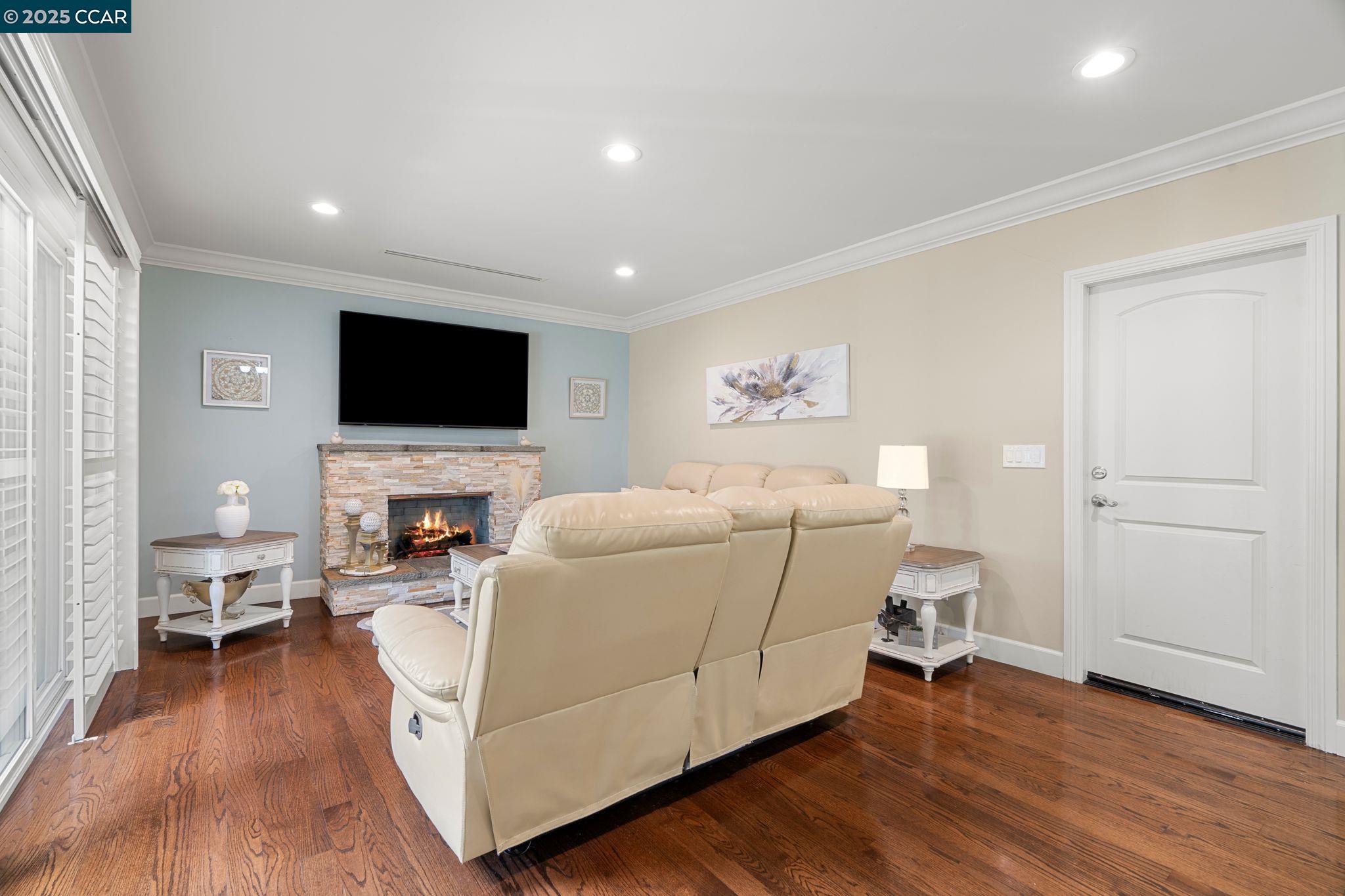 Detail Gallery Image 22 of 49 For 3709 Warner Dr, San Jose,  CA 95127 - 3 Beds | 3 Baths