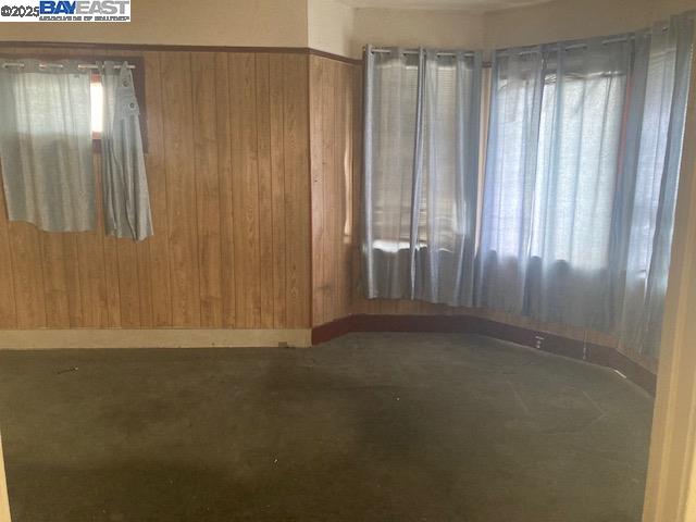 Detail Gallery Image 8 of 11 For 1073 106th Ave, Oakland,  CA 94603 - 2 Beds | 1 Baths