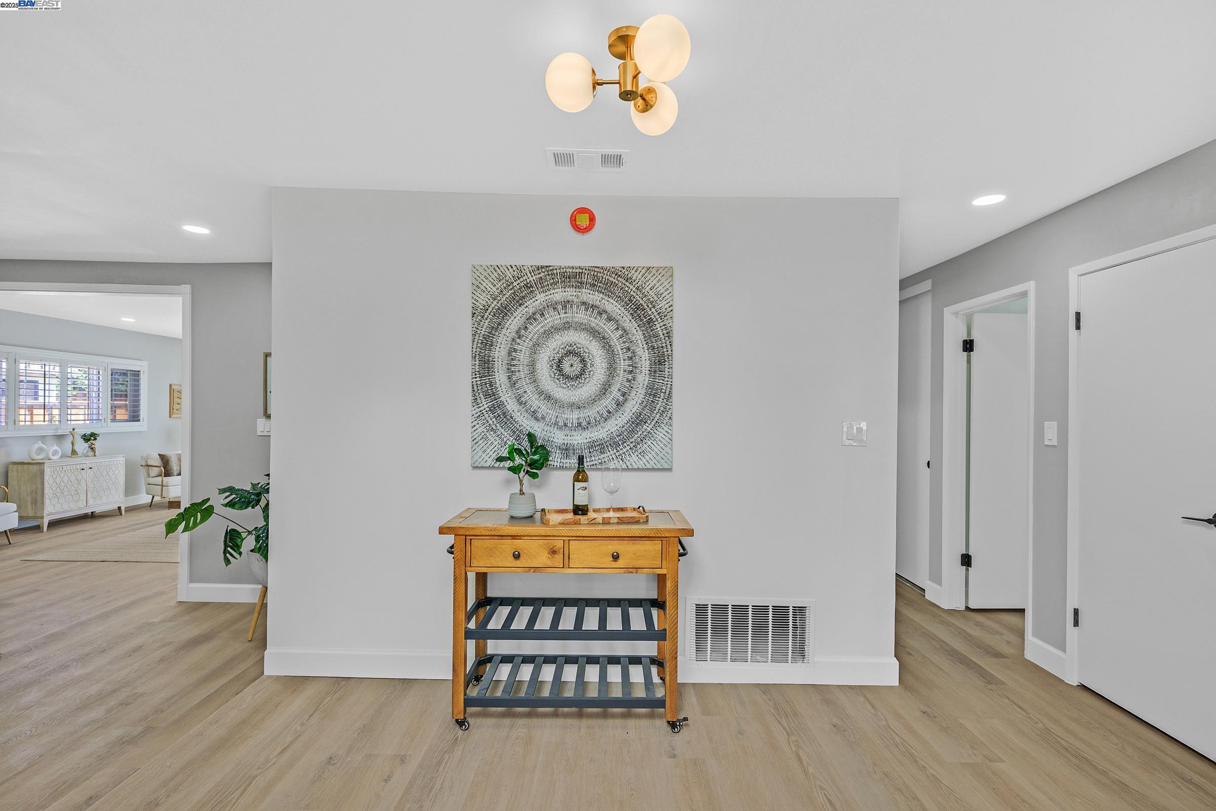 Detail Gallery Image 9 of 49 For 32255 Coronation Dr, Union City,  CA 94587 - 3 Beds | 2 Baths
