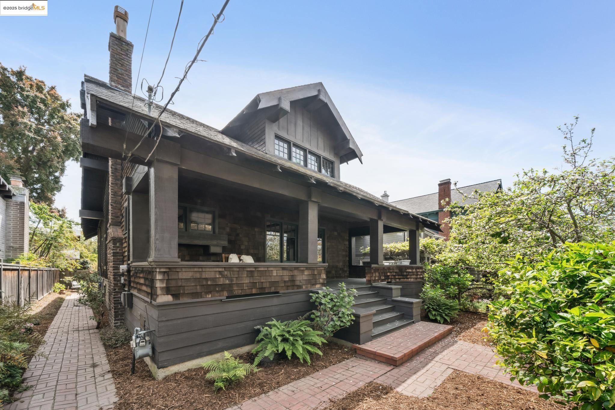 Detail Gallery Image 1 of 1 For 2722 Garber St, Berkeley,  CA 94705 - 2 Beds | 1/1 Baths