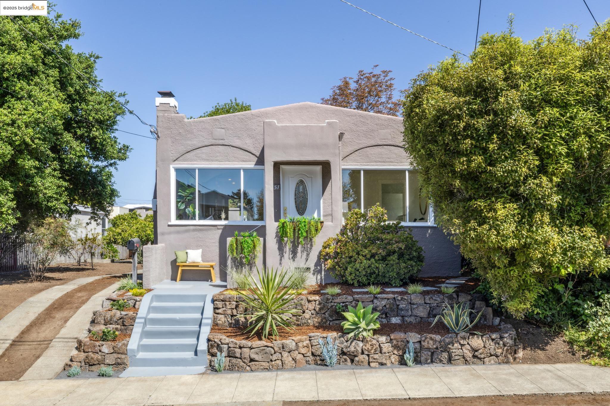 Detail Gallery Image 1 of 1 For 1151 Garfield Ave, Albany,  CA 94706 - 3 Beds | 1 Baths
