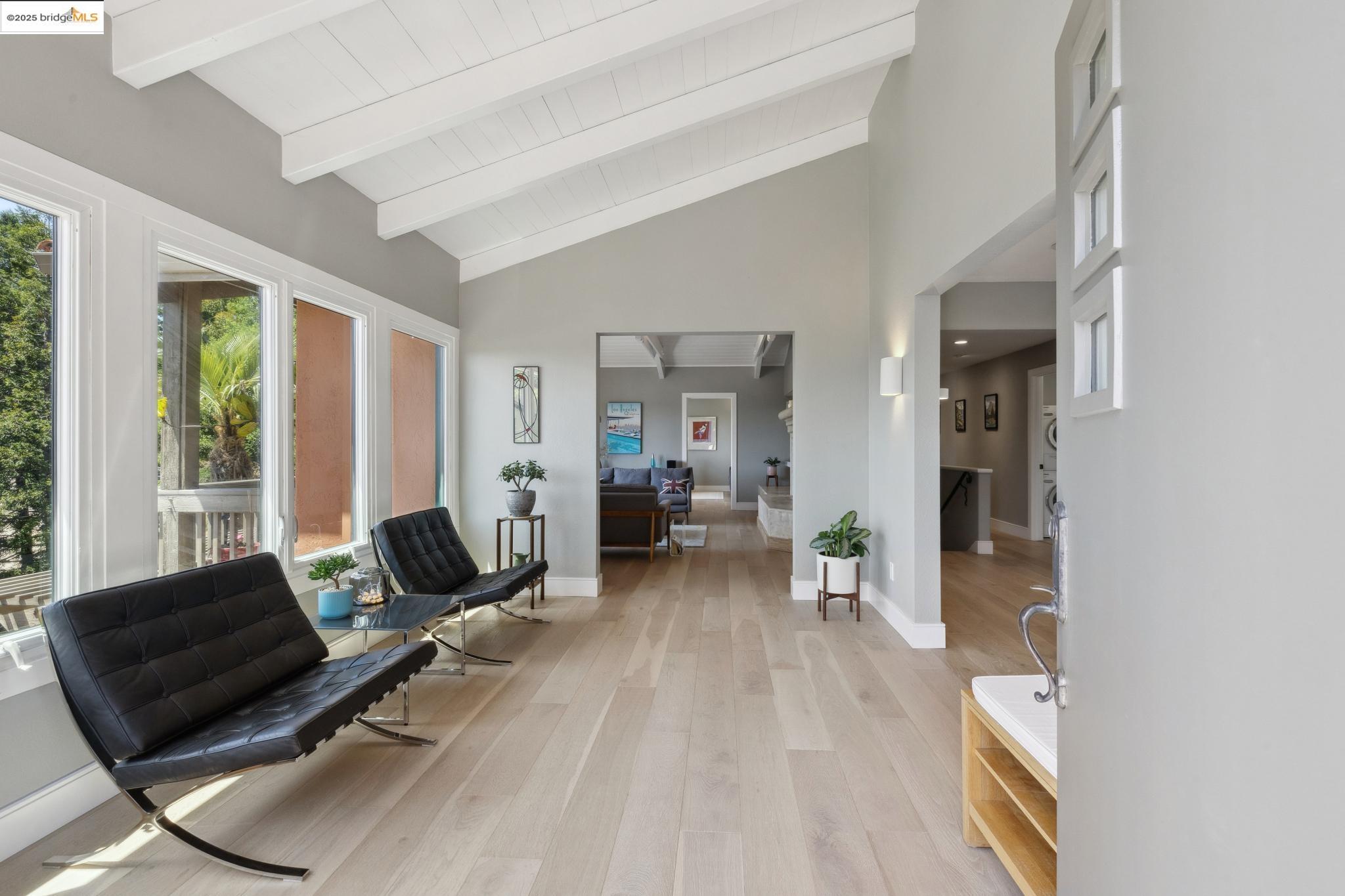 Detail Gallery Image 12 of 60 For 260 Alvarado Rd, Berkeley,  CA 94705 - 4 Beds | 2/1 Baths