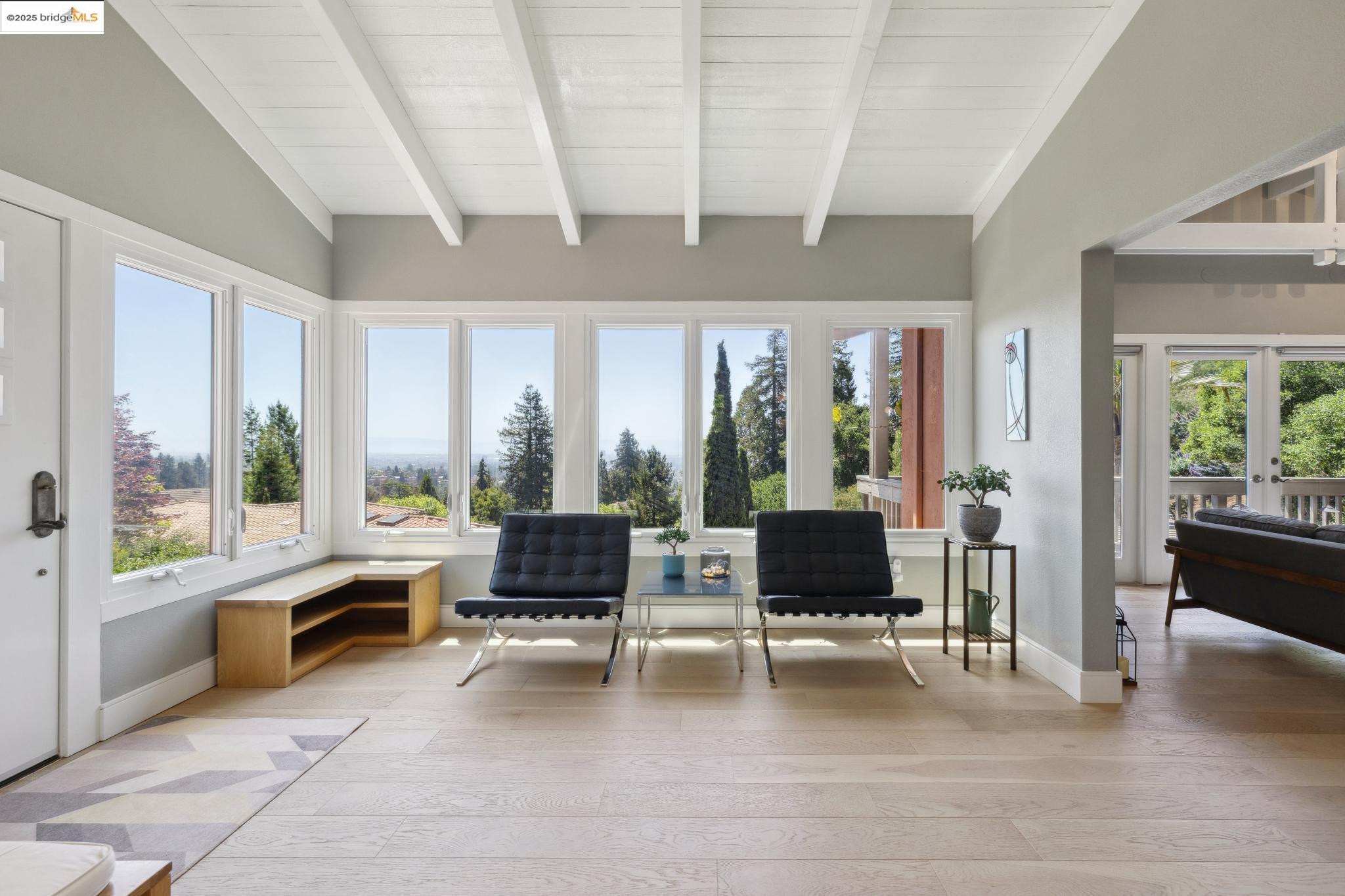 Detail Gallery Image 13 of 60 For 260 Alvarado Rd, Berkeley,  CA 94705 - 4 Beds | 2/1 Baths