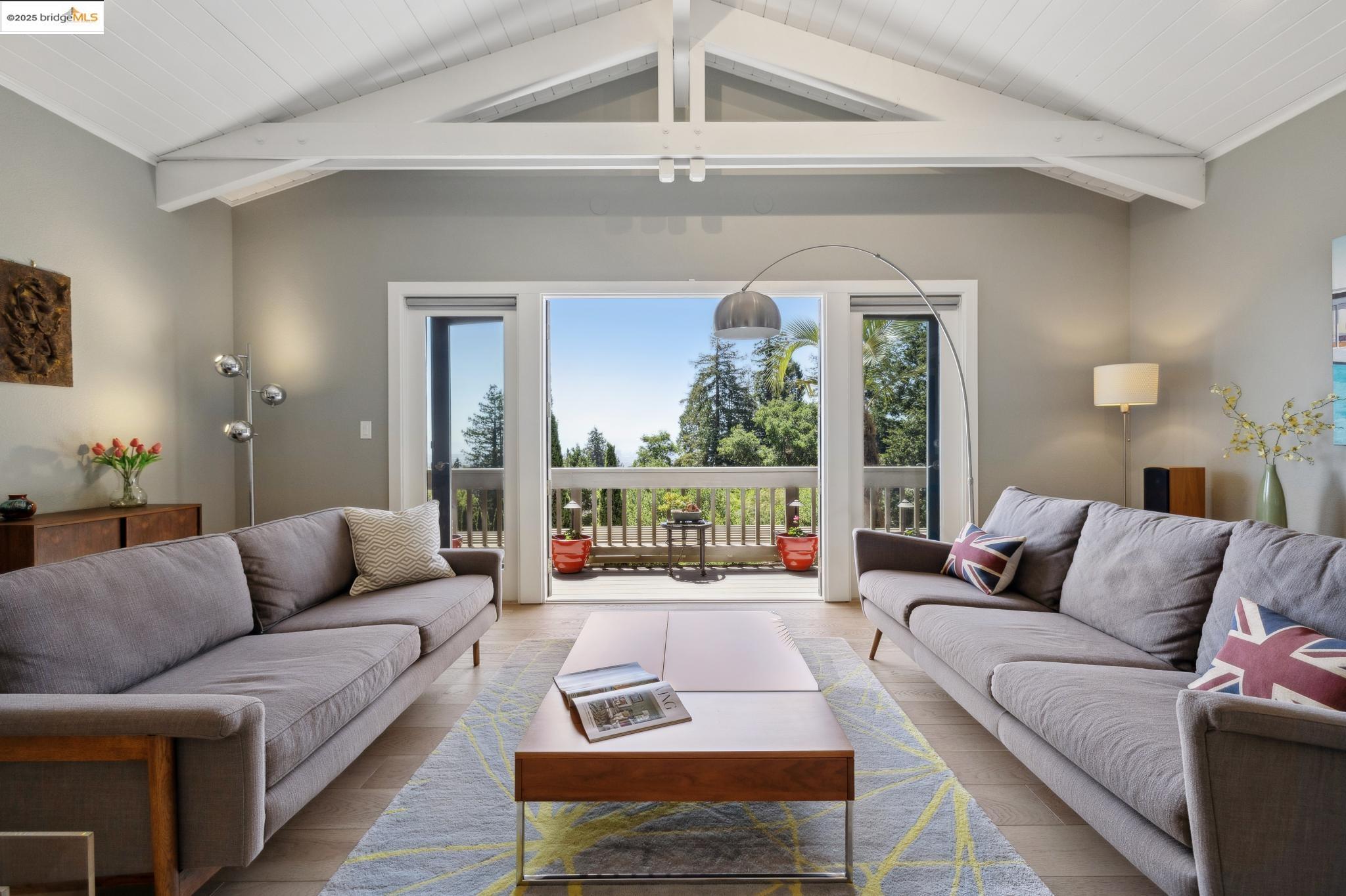 Detail Gallery Image 15 of 60 For 260 Alvarado Rd, Berkeley,  CA 94705 - 4 Beds | 2/1 Baths