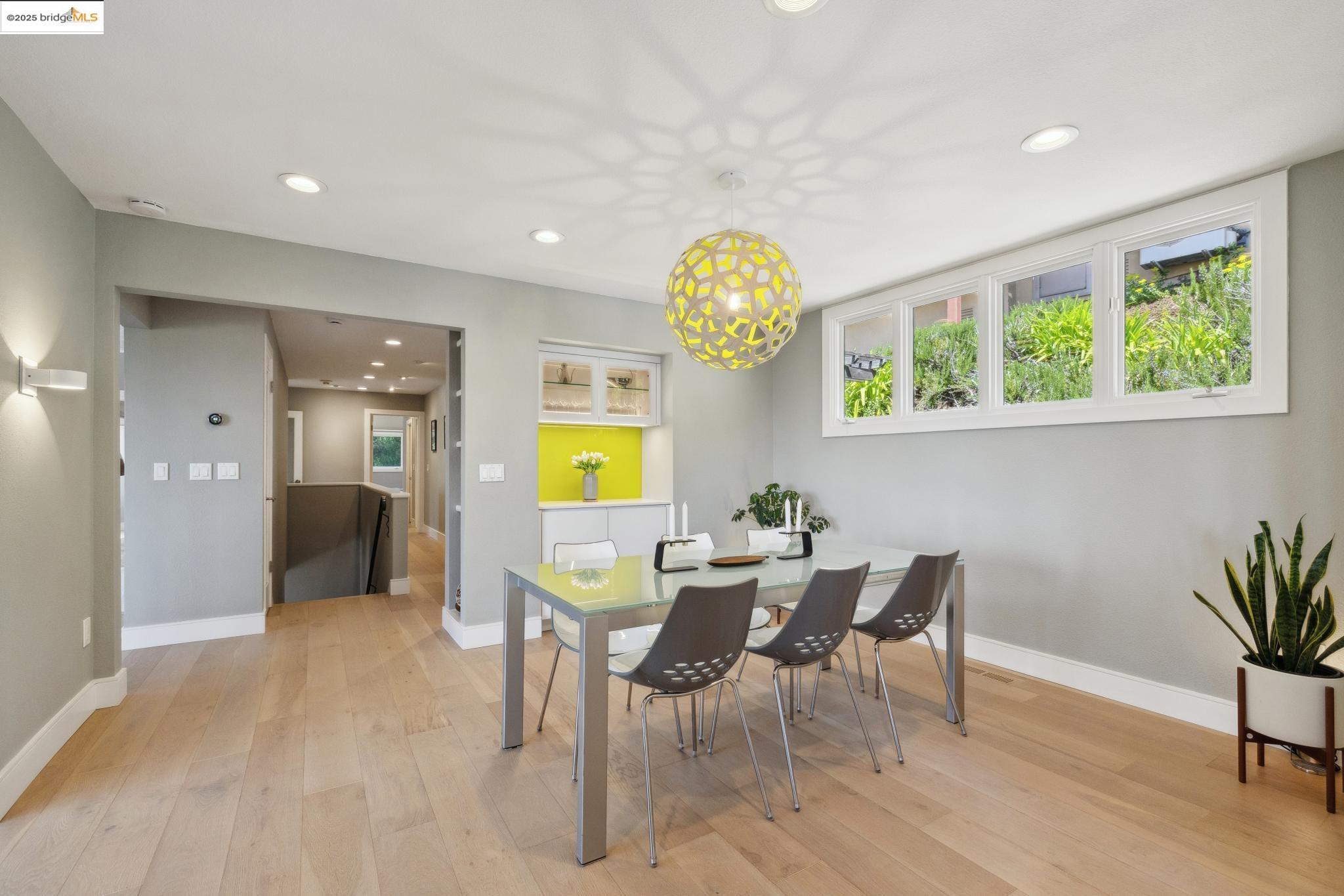 Detail Gallery Image 21 of 60 For 260 Alvarado Rd, Berkeley,  CA 94705 - 4 Beds | 2/1 Baths