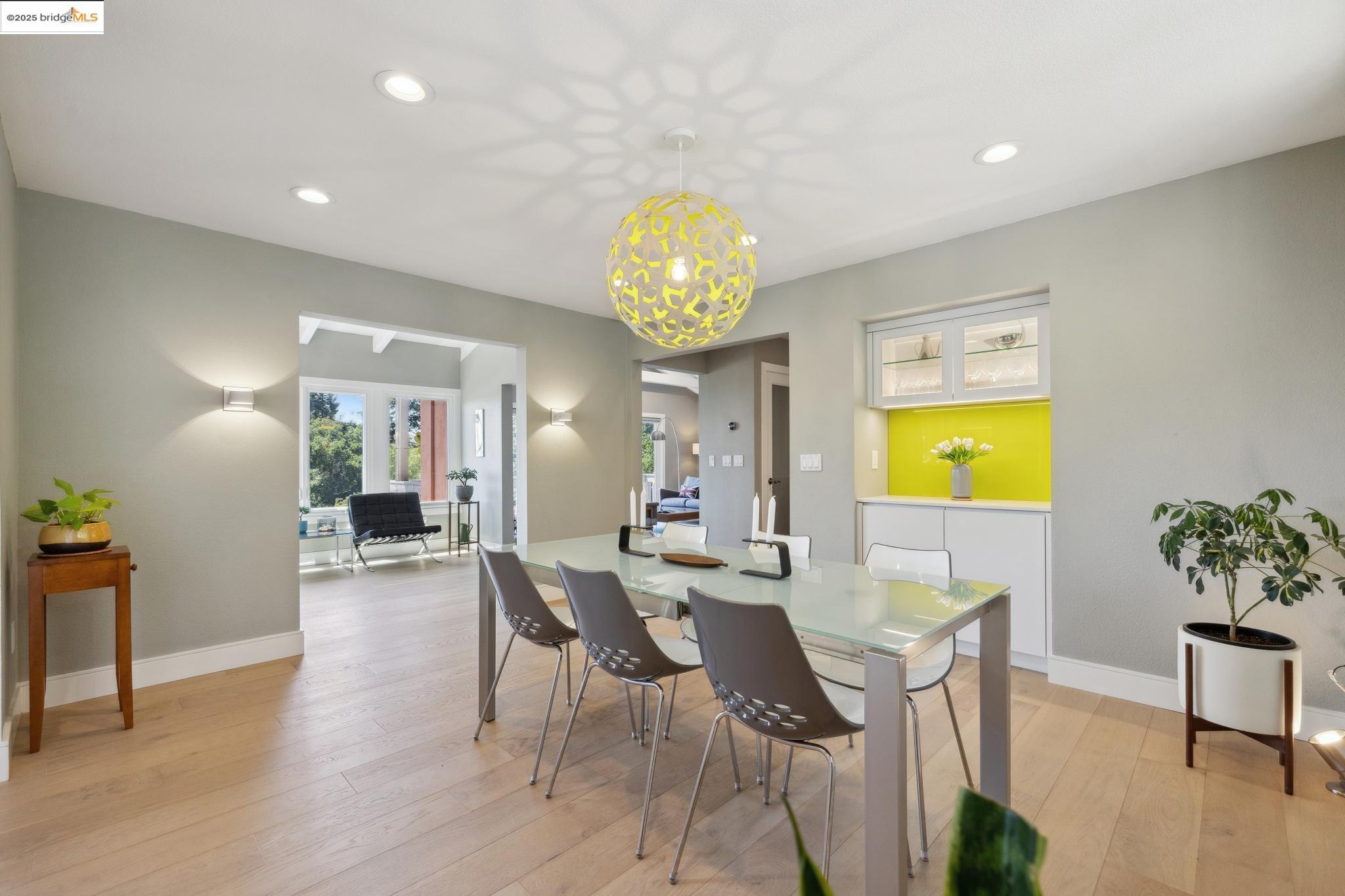 Detail Gallery Image 22 of 60 For 260 Alvarado Rd, Berkeley,  CA 94705 - 4 Beds | 2/1 Baths