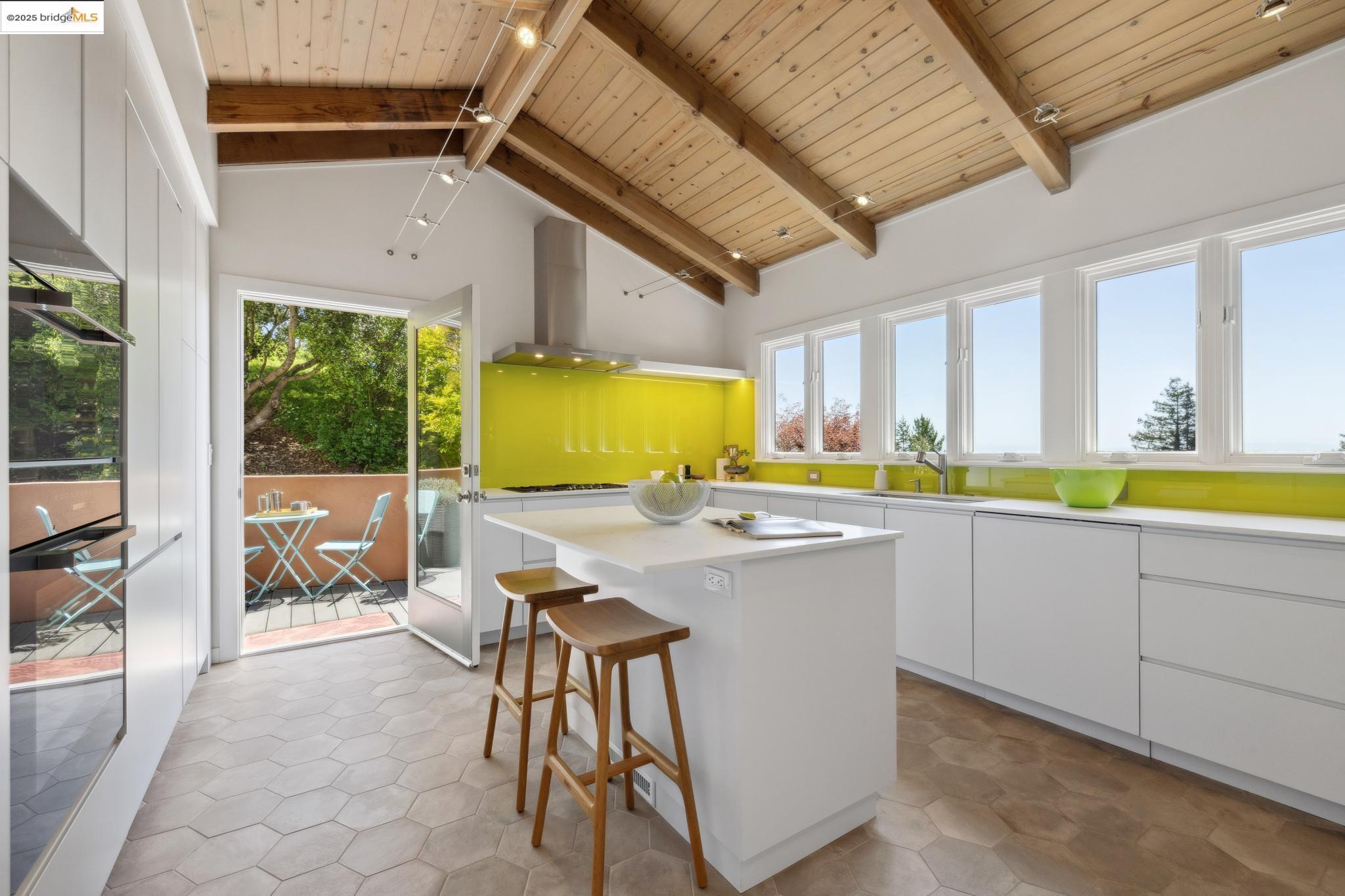 Detail Gallery Image 23 of 60 For 260 Alvarado Rd, Berkeley,  CA 94705 - 4 Beds | 2/1 Baths