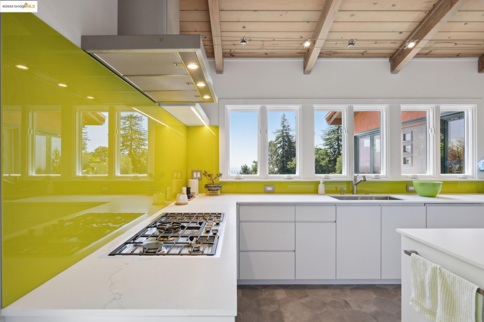 Detail Gallery Image 25 of 60 For 260 Alvarado Rd, Berkeley,  CA 94705 - 4 Beds | 2/1 Baths