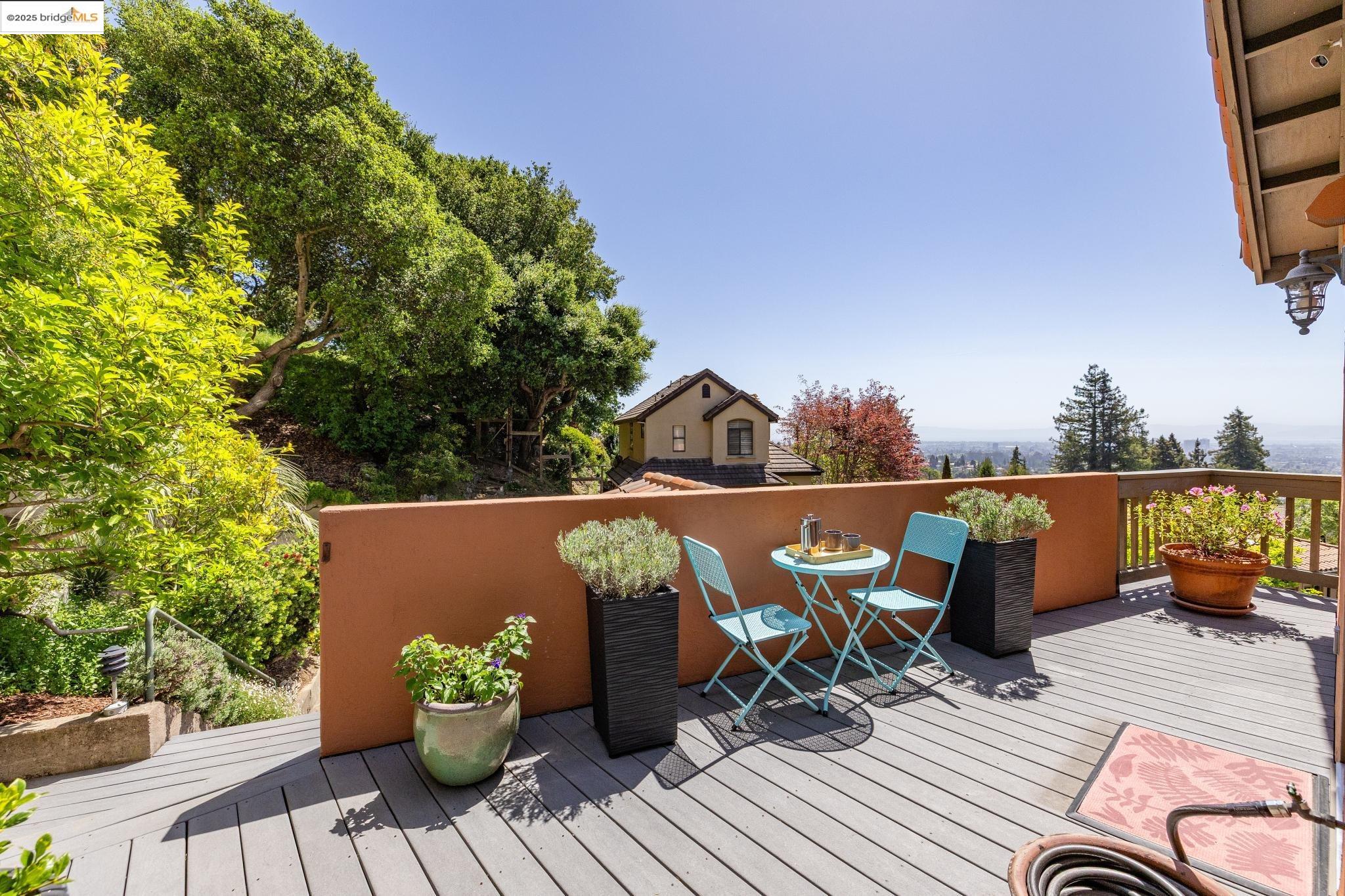 Detail Gallery Image 32 of 60 For 260 Alvarado Rd, Berkeley,  CA 94705 - 4 Beds | 2/1 Baths