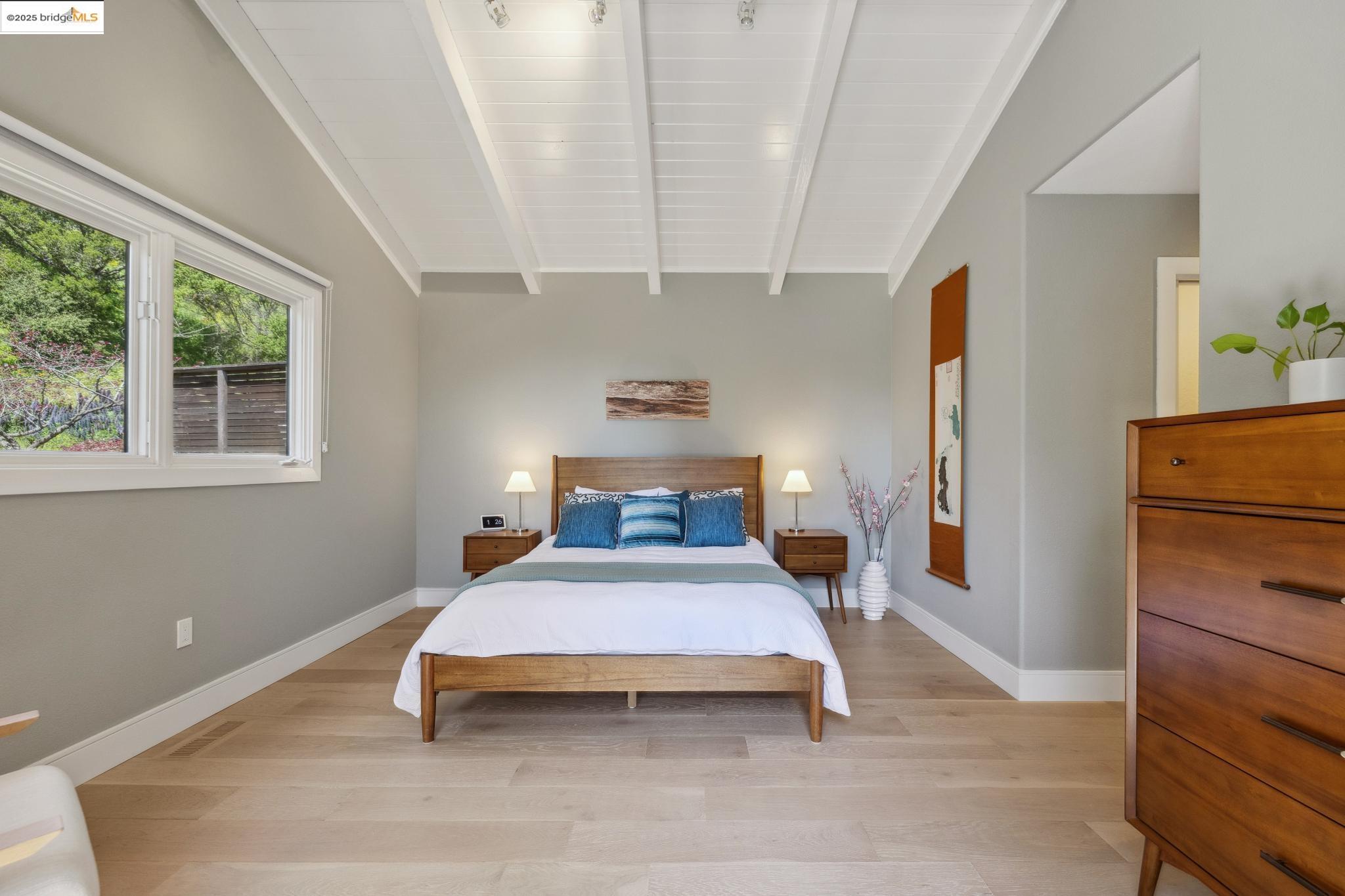 Detail Gallery Image 36 of 60 For 260 Alvarado Rd, Berkeley,  CA 94705 - 4 Beds | 2/1 Baths