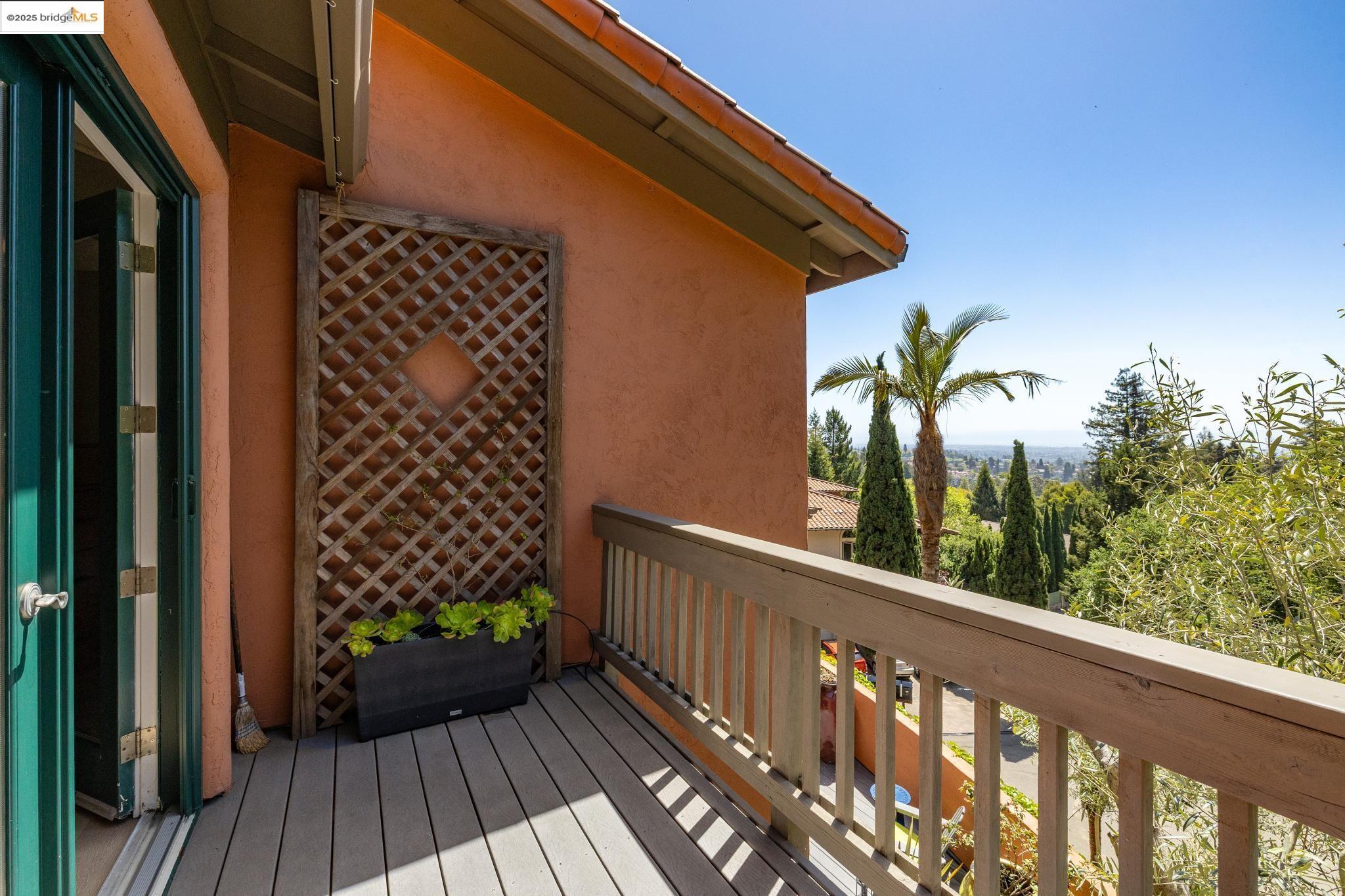 Detail Gallery Image 37 of 60 For 260 Alvarado Rd, Berkeley,  CA 94705 - 4 Beds | 2/1 Baths