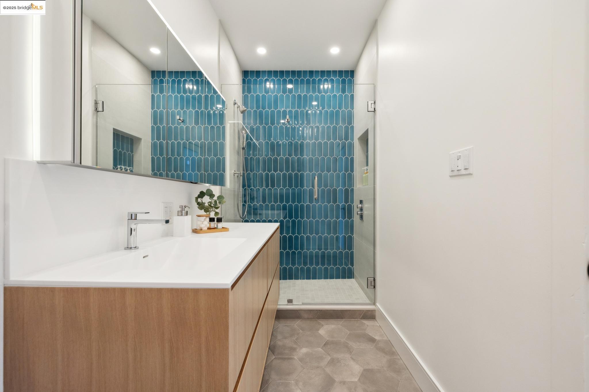 Detail Gallery Image 51 of 60 For 260 Alvarado Rd, Berkeley,  CA 94705 - 4 Beds | 2/1 Baths