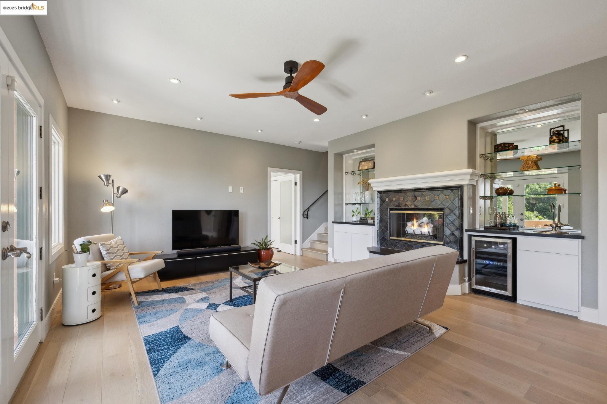 Detail Gallery Image 8 of 60 For 260 Alvarado Rd, Berkeley,  CA 94705 - 4 Beds | 2/1 Baths