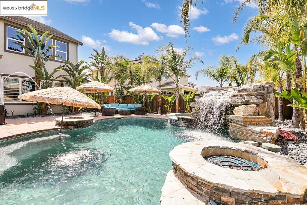 Detail Gallery Image 3 of 52 For 8065 Westport Circle, Discovery Bay,  CA 94505 - 4 Beds | 3 Baths