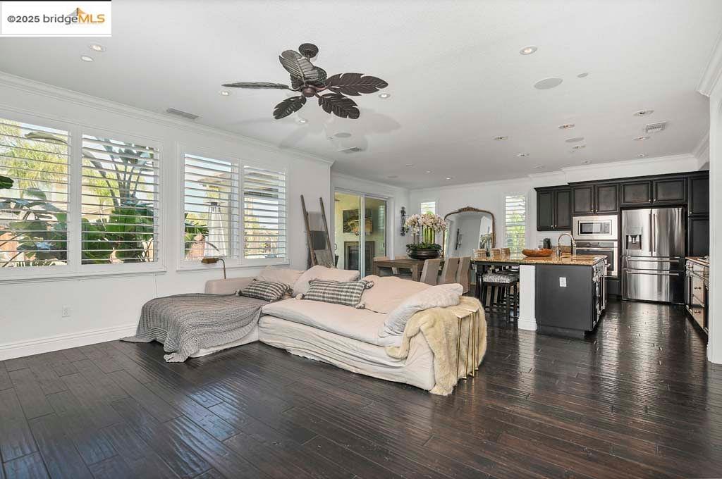 Detail Gallery Image 21 of 52 For 8065 Westport Circle, Discovery Bay,  CA 94505 - 4 Beds | 3 Baths
