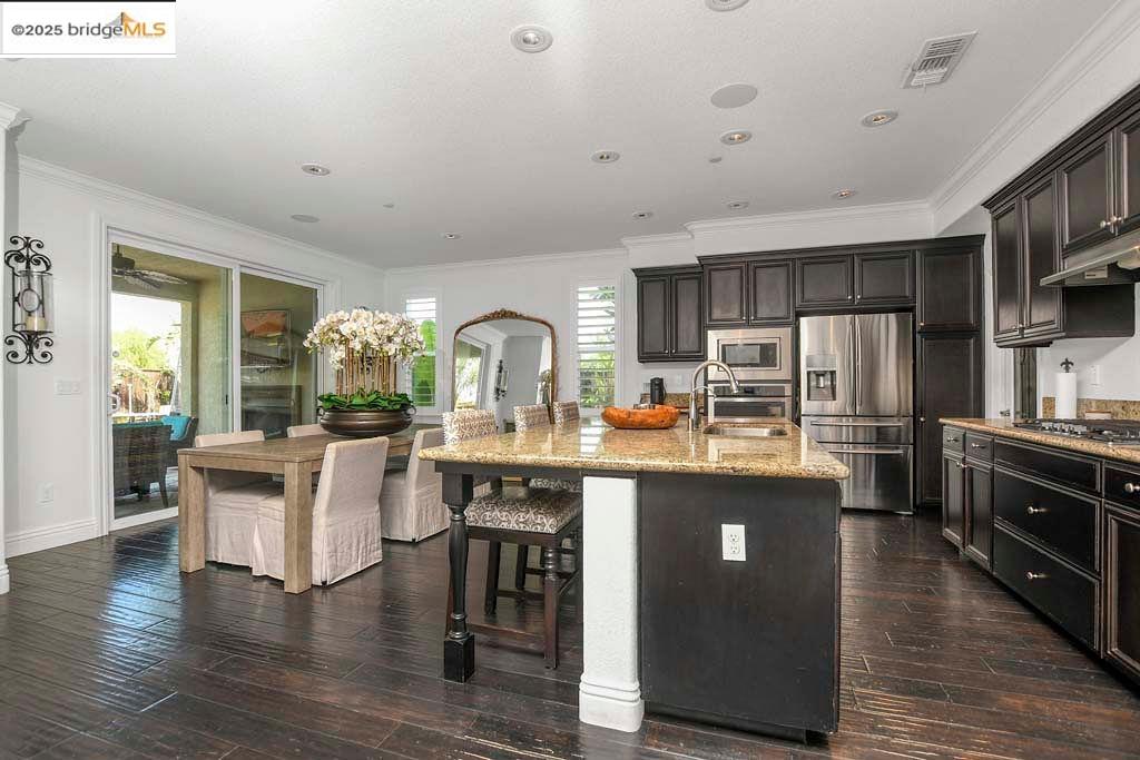 Detail Gallery Image 22 of 52 For 8065 Westport Circle, Discovery Bay,  CA 94505 - 4 Beds | 3 Baths